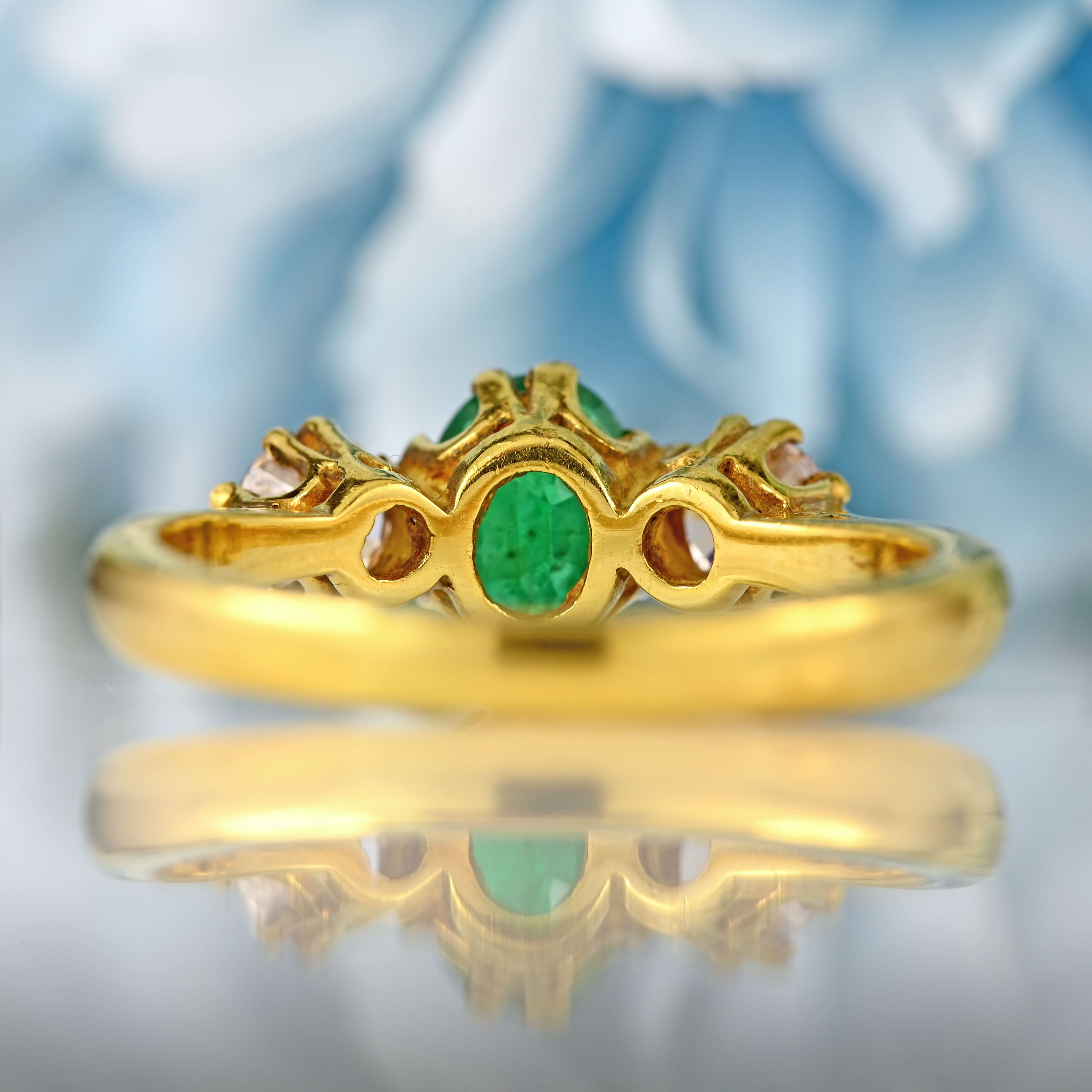 Ellibelle Jewellery Vintage 1997 Emerald & Diamond 18ct Gold Three-Stone Trilogy Engagement Ring (0.70cts)