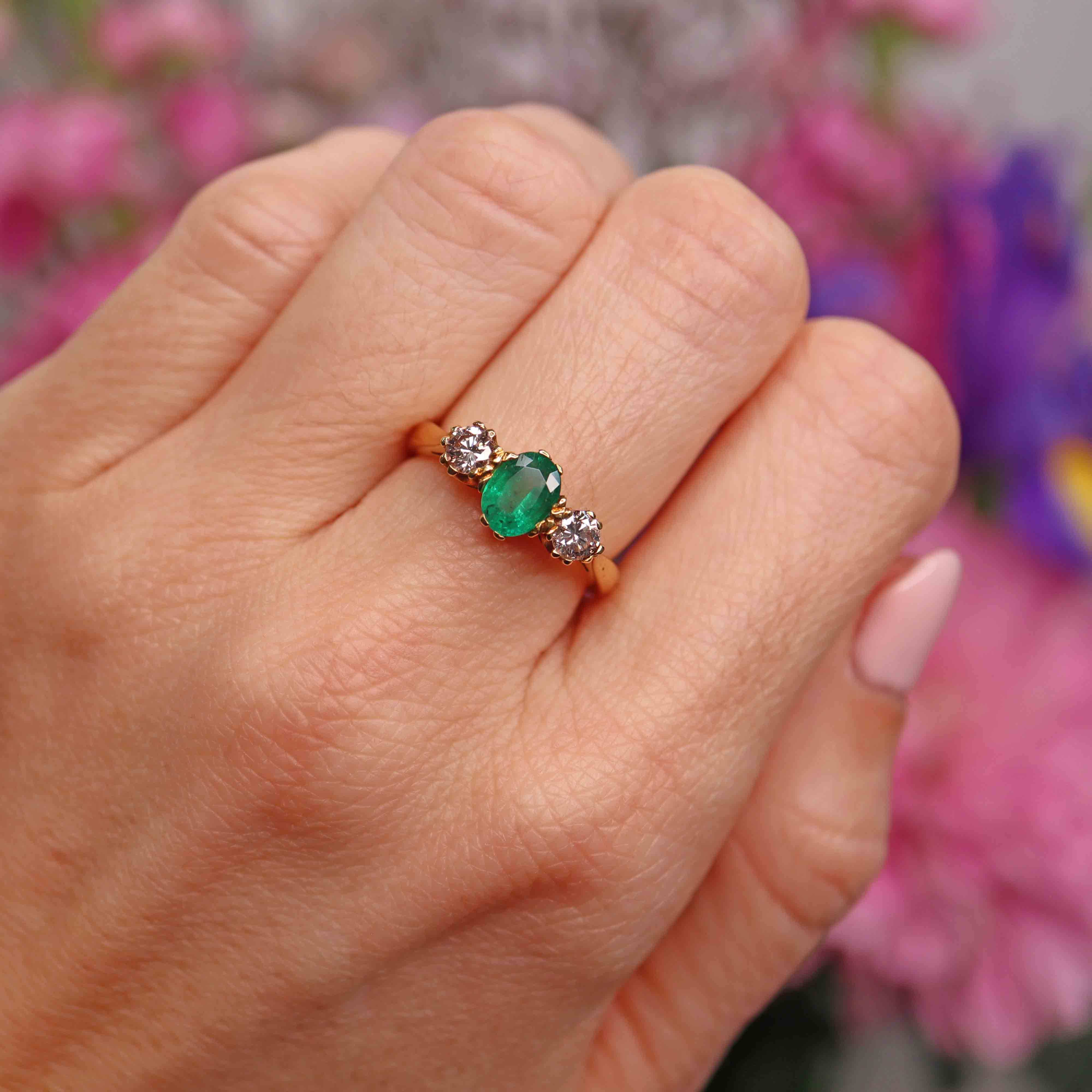 Ellibelle Jewellery Vintage 1997 Emerald & Diamond 18ct Gold Three-Stone Trilogy Engagement Ring (0.70cts)