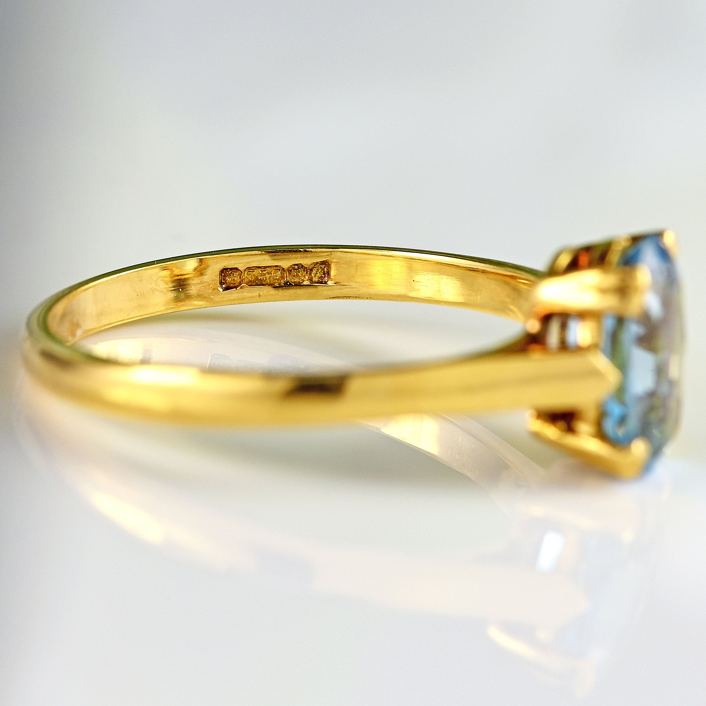 Ellibelle Jewellery Vintage 1998 Aquamarine 18ct Gold Solitaire Ring