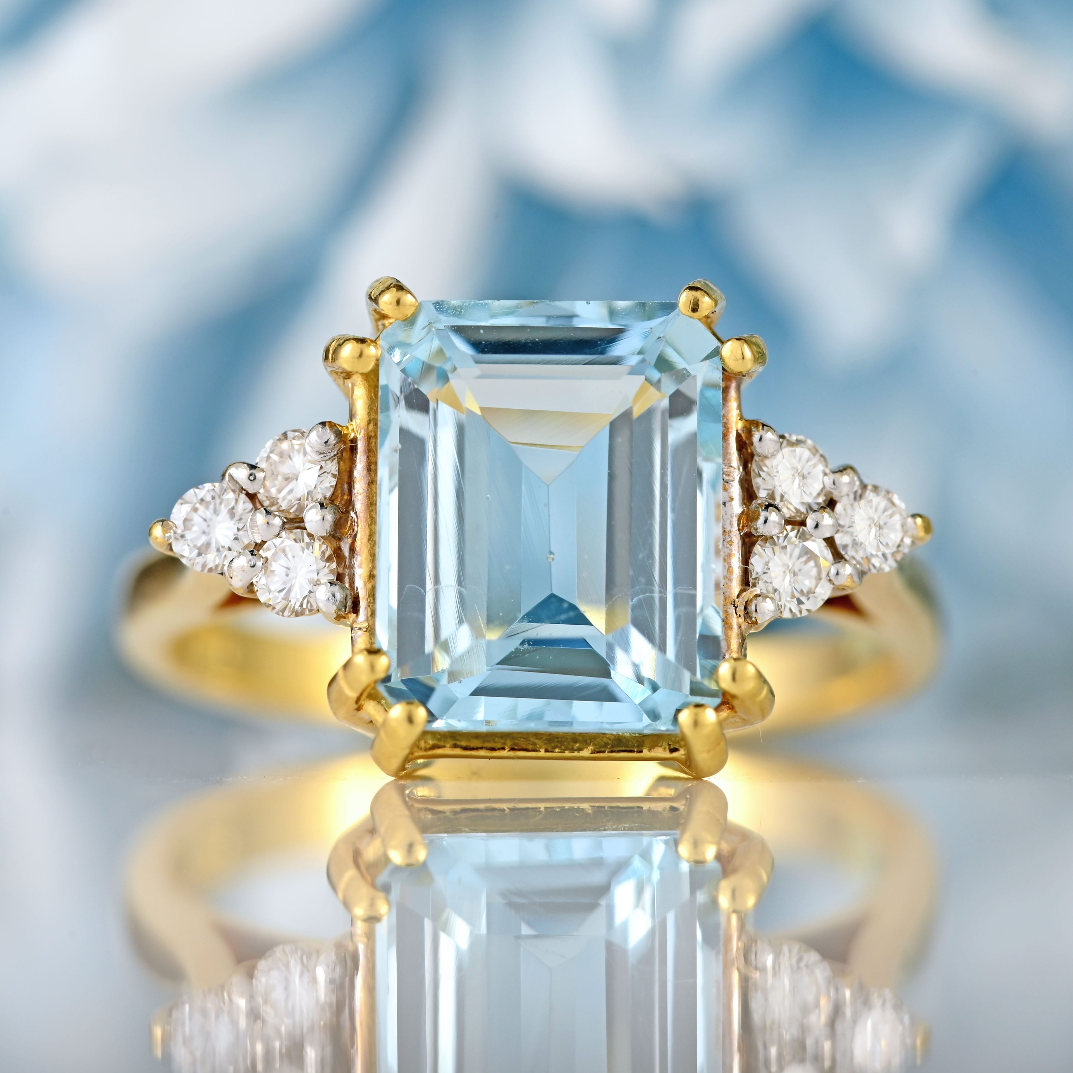 Ellibelle Jewellery Vintage 1998 Aquamarine & Diamond 18ct Gold Seven-Stone Ring (2.92cts)