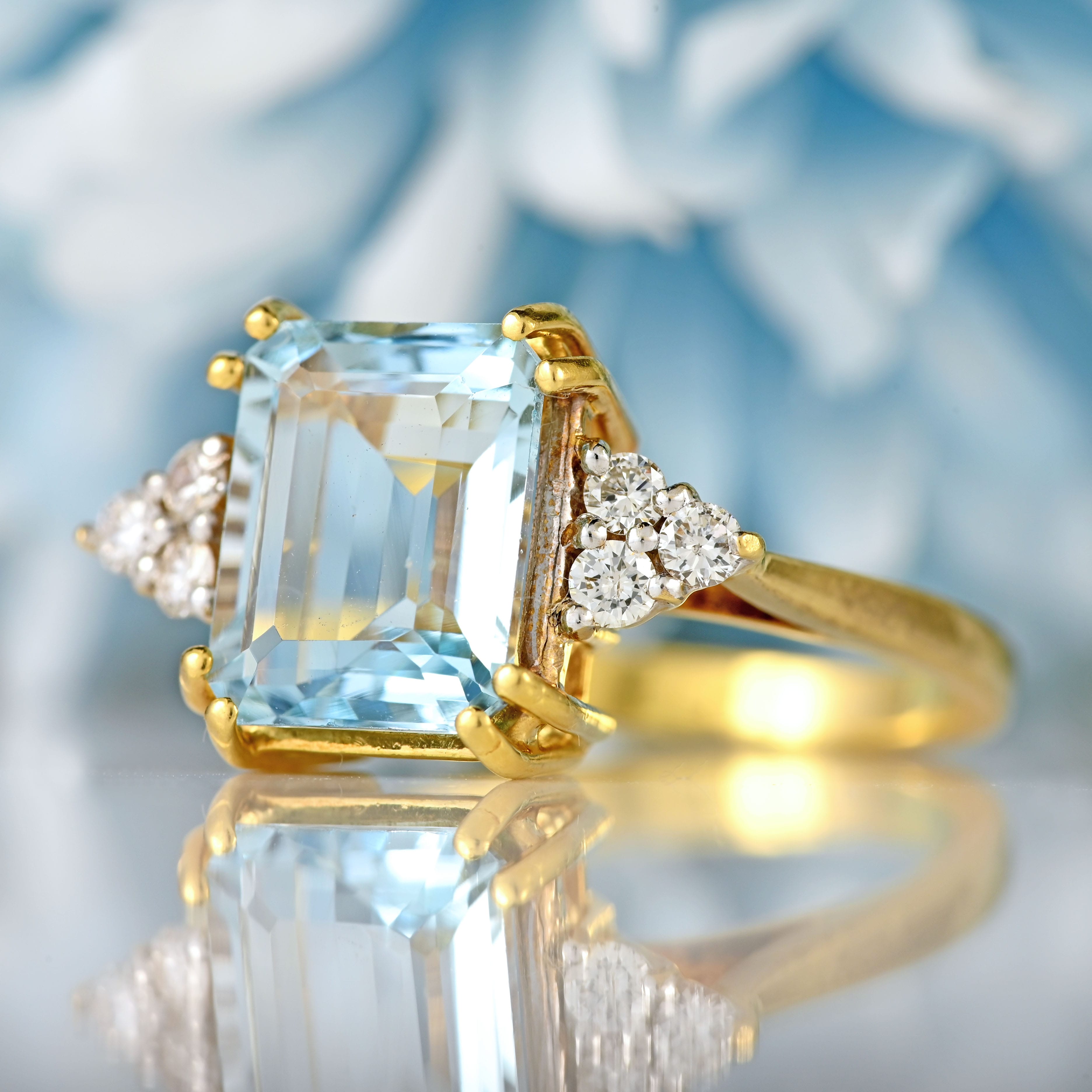 Ellibelle Jewellery Vintage 1998 Aquamarine & Diamond 18ct Gold Seven-Stone Ring (2.92cts)