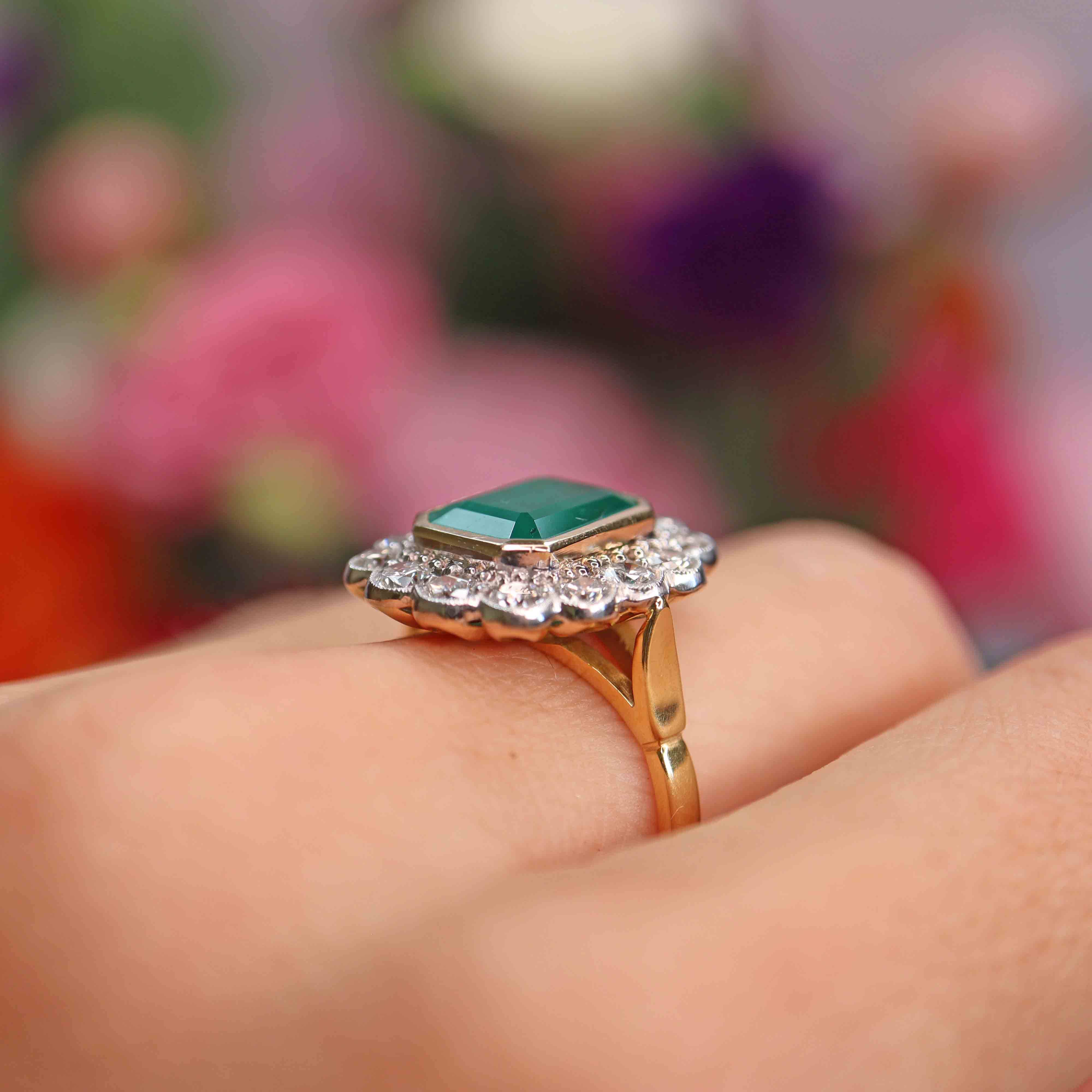 Ellibelle Jewellery Vintage 1998 Emerald & Diamond 18ct Gold Cluster Engagement Ring (4.10cts)