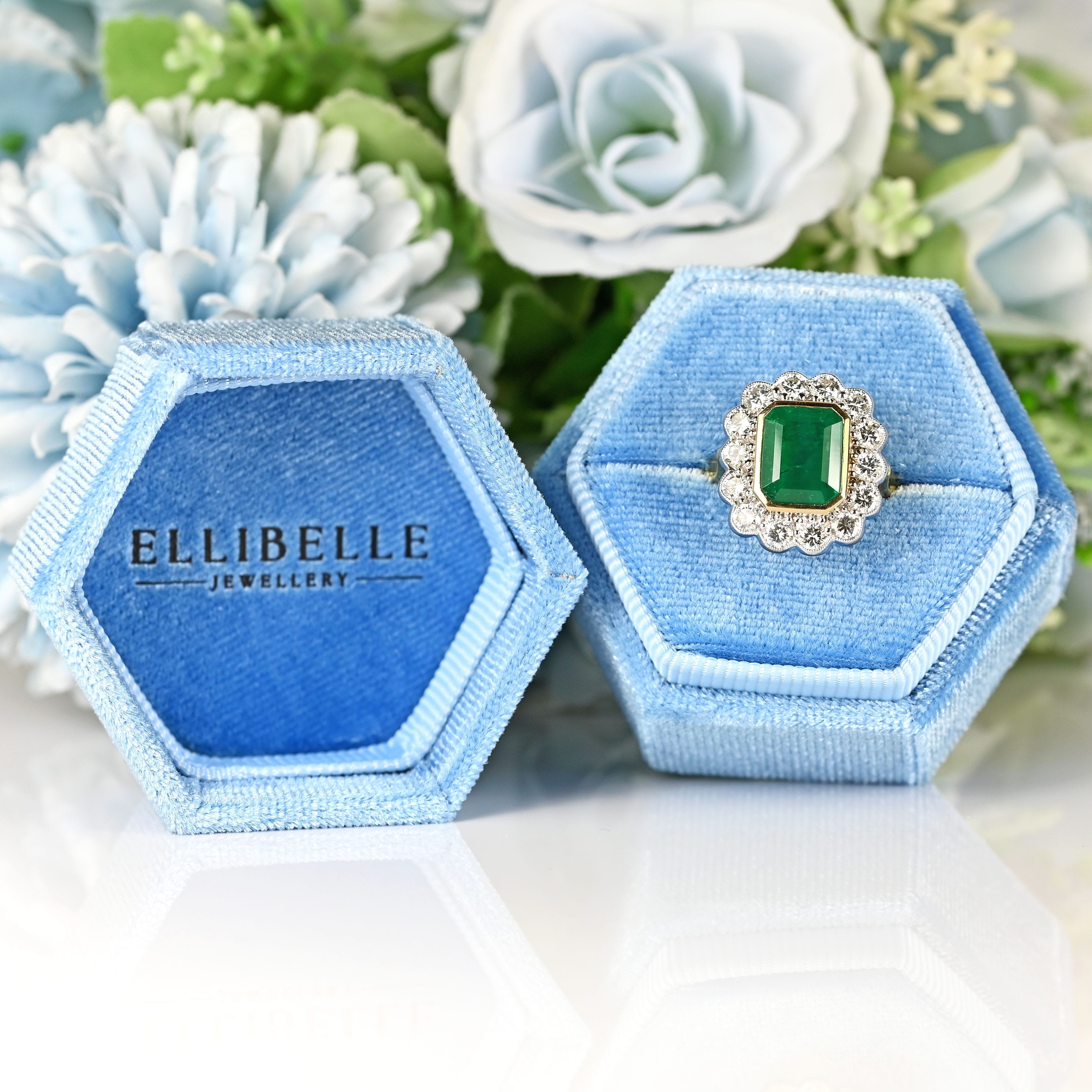 Ellibelle Jewellery Vintage 1998 Emerald & Diamond 18ct Gold Cluster Engagement Ring (4.10cts)