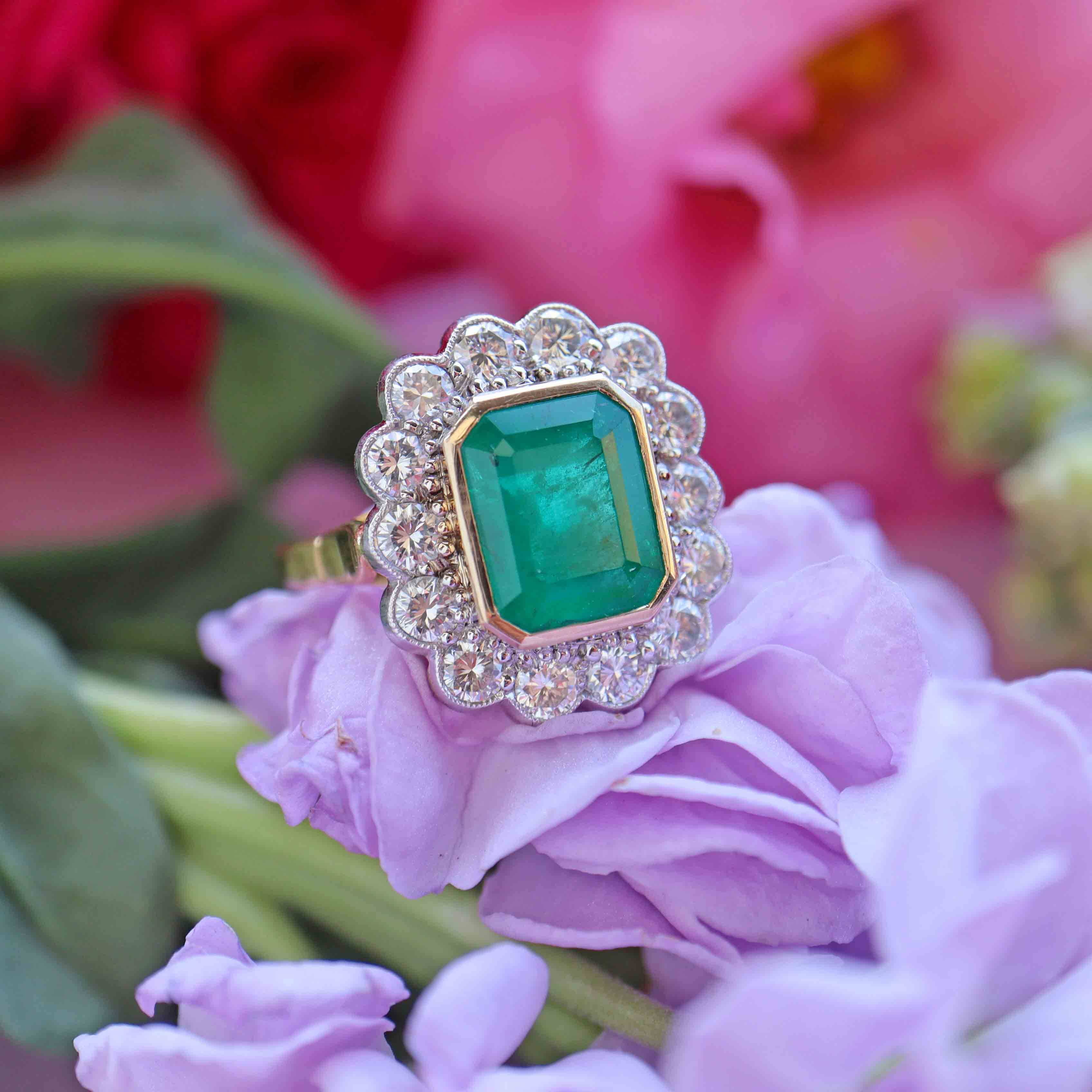 Ellibelle Jewellery Vintage 1998 Emerald & Diamond 18ct Gold Cluster Engagement Ring (4.10cts)