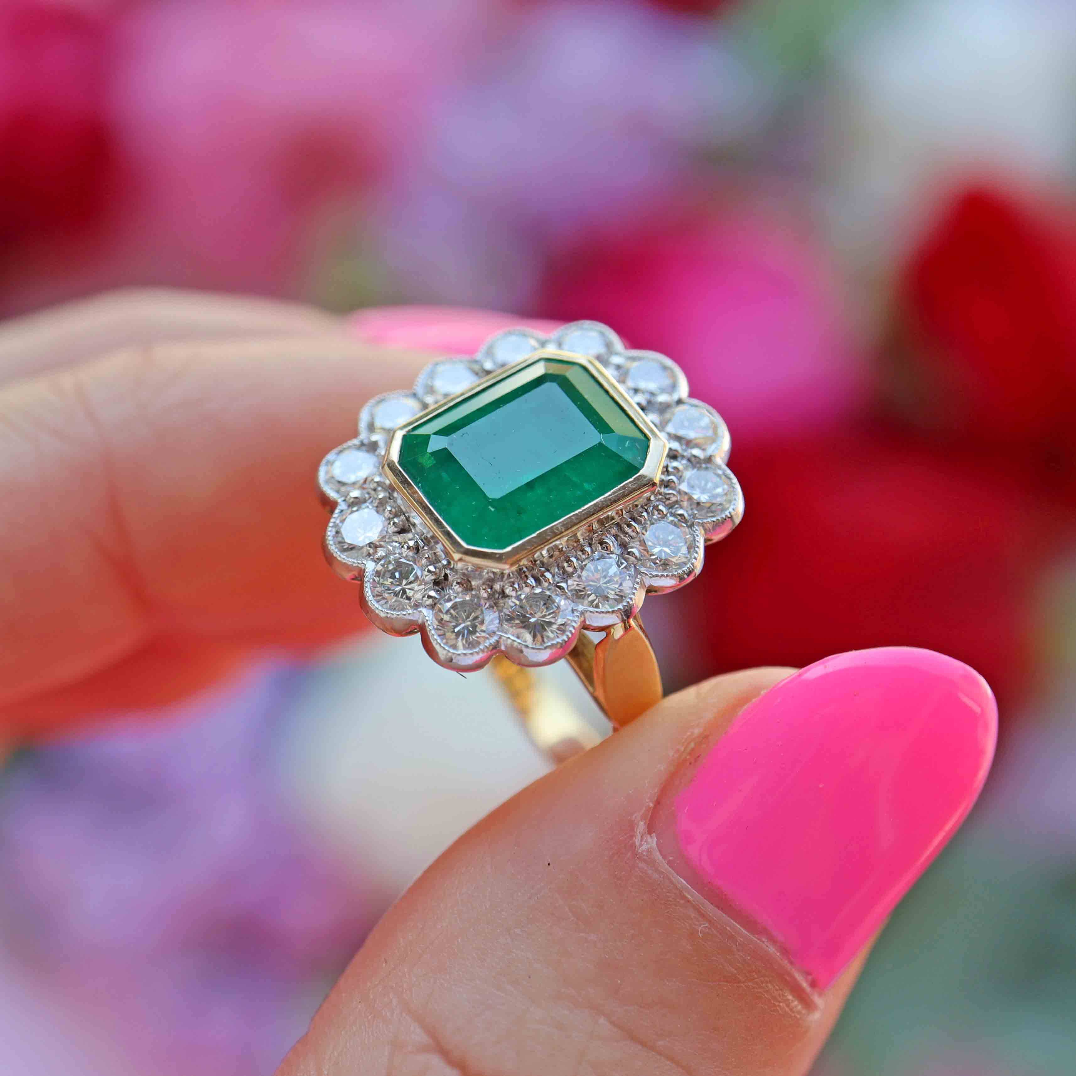 Ellibelle Jewellery Vintage 1998 Emerald & Diamond 18ct Gold Cluster Engagement Ring (4.10cts)