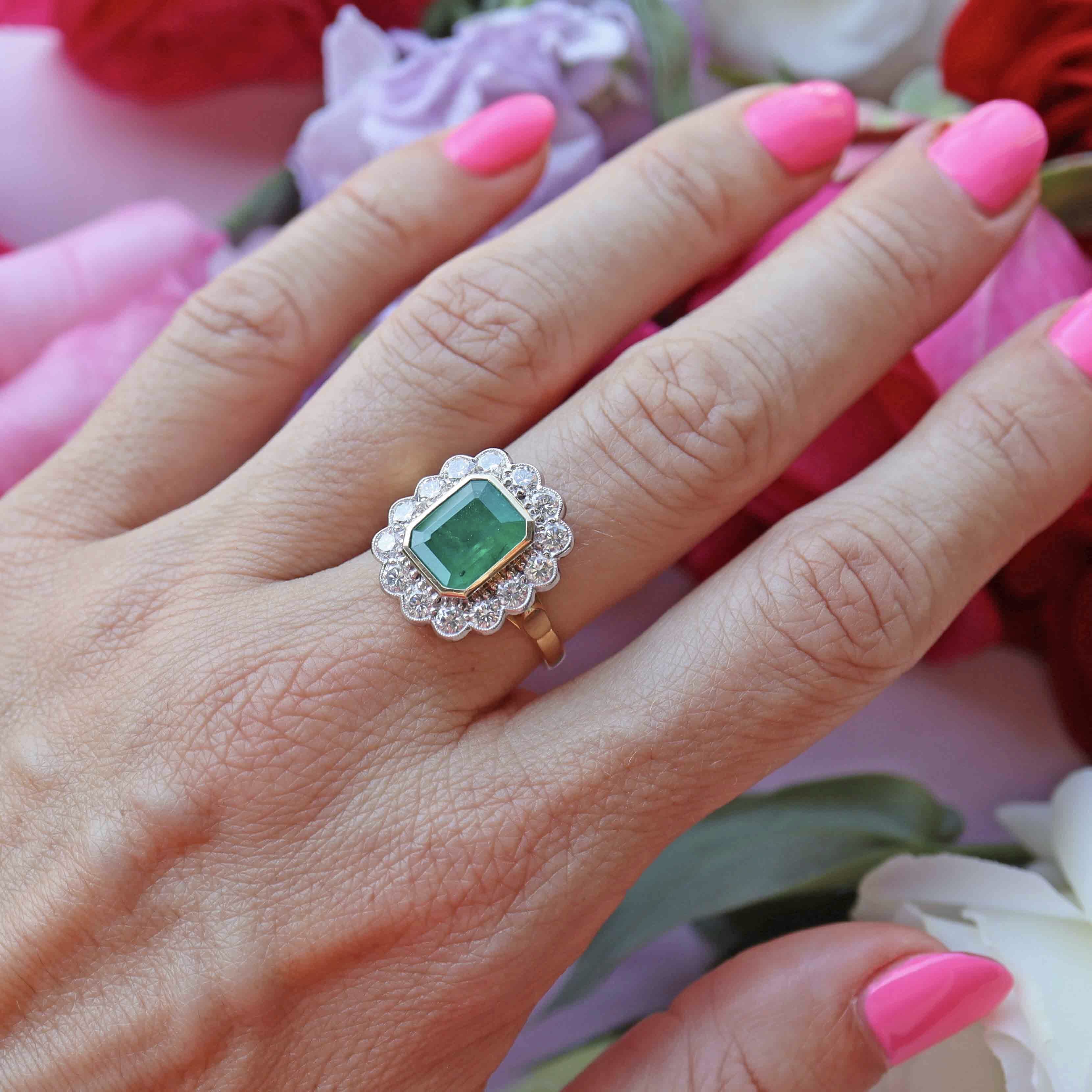 Ellibelle Jewellery Vintage 1998 Emerald & Diamond 18ct Gold Cluster Engagement Ring (4.10cts)