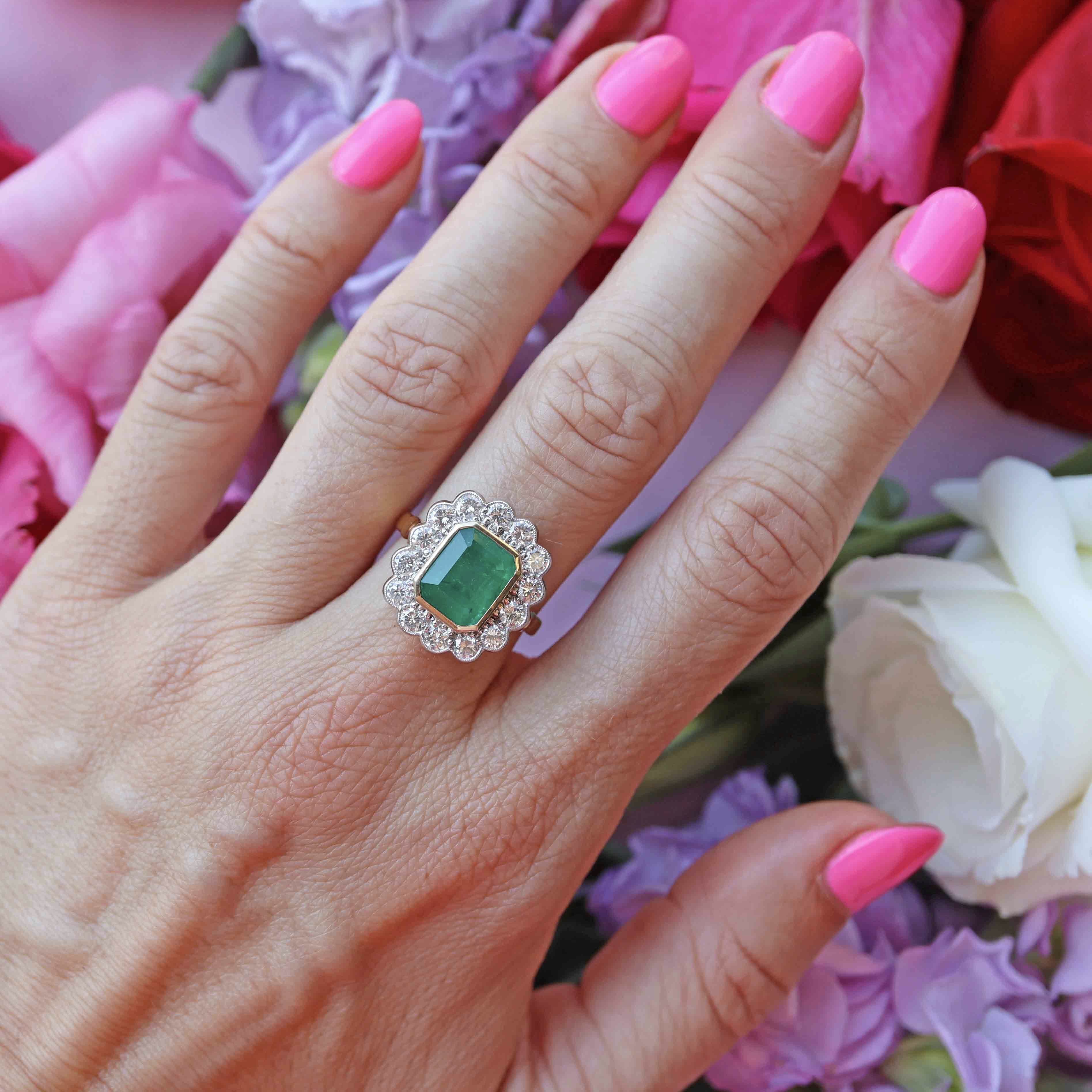 Ellibelle Jewellery Vintage 1998 Emerald & Diamond 18ct Gold Cluster Engagement Ring (4.10cts)