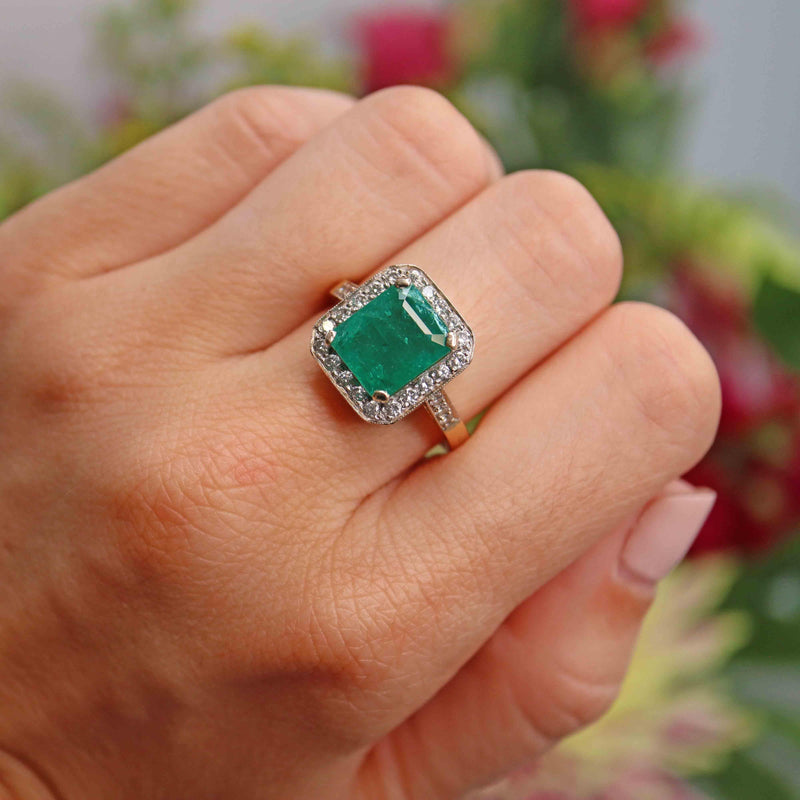 Ellibelle Jewellery Vintage 1998 Emerald & Diamond 18ct Gold Large Panel Ring