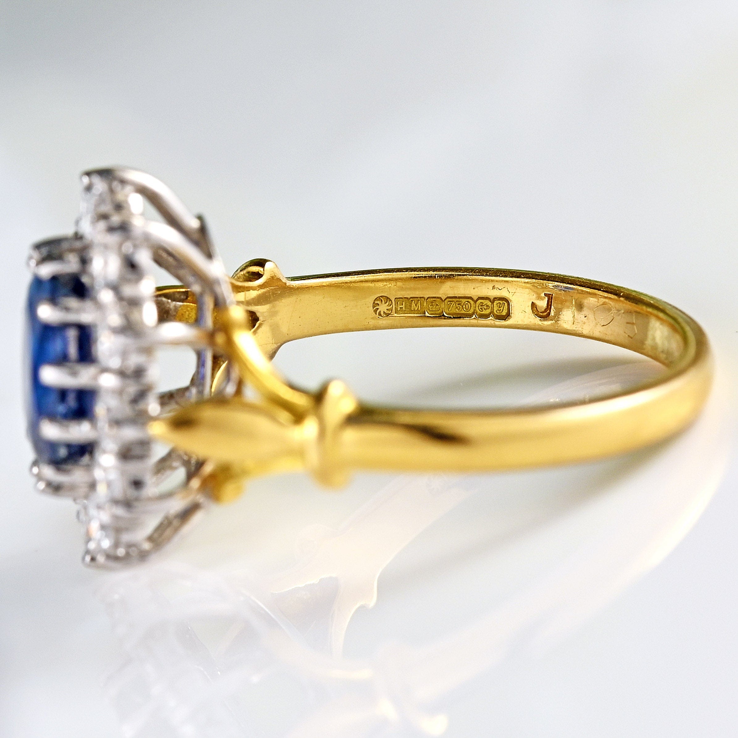 Ellibelle Jewellery Vintage 1998 Sapphire & Diamond 18ct Gold Cluster Ring (2.20cts)