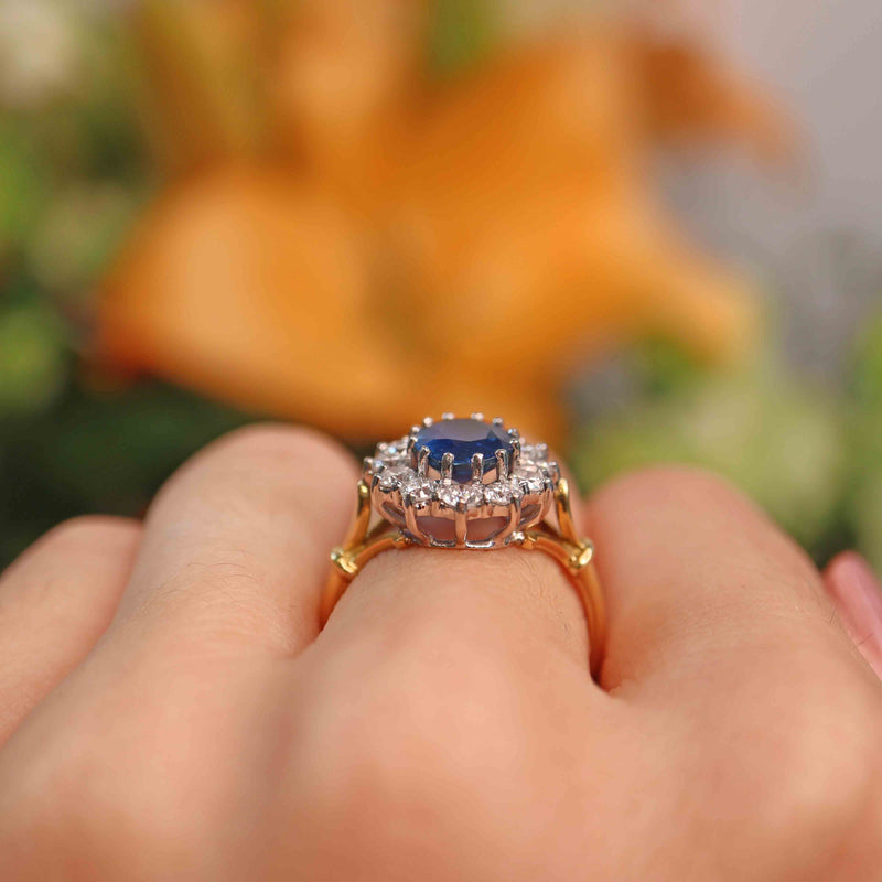 Ellibelle Jewellery Vintage 1998 Sapphire & Diamond 18ct Gold Cluster Ring (2.20cts)