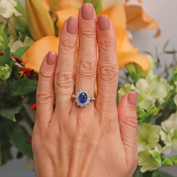 Ellibelle Jewellery Vintage 1998 Sapphire & Diamond 18ct Gold Cluster Ring (2.20cts)