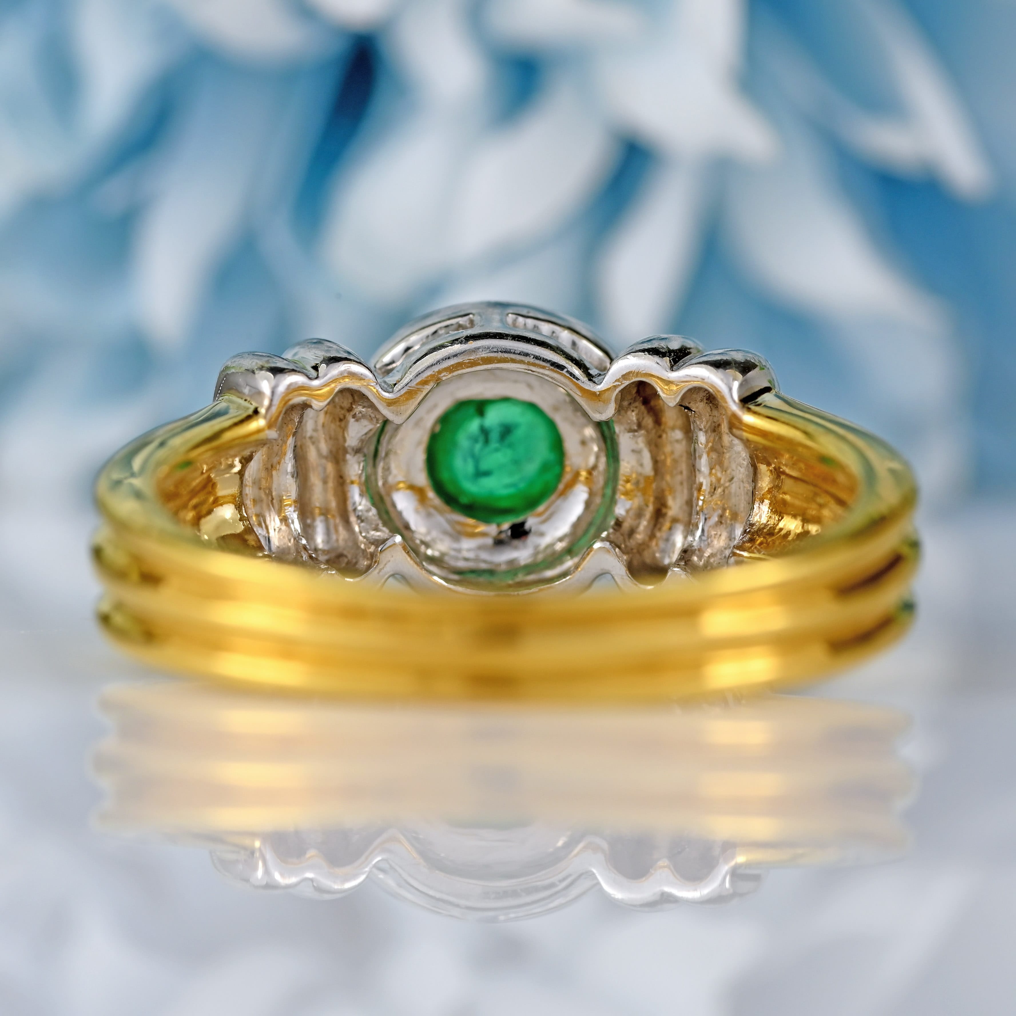 Ellibelle Jewellery Vintage 1999 Cabochon Emerald 18ct Gold Single-Stone Solitaire Ring