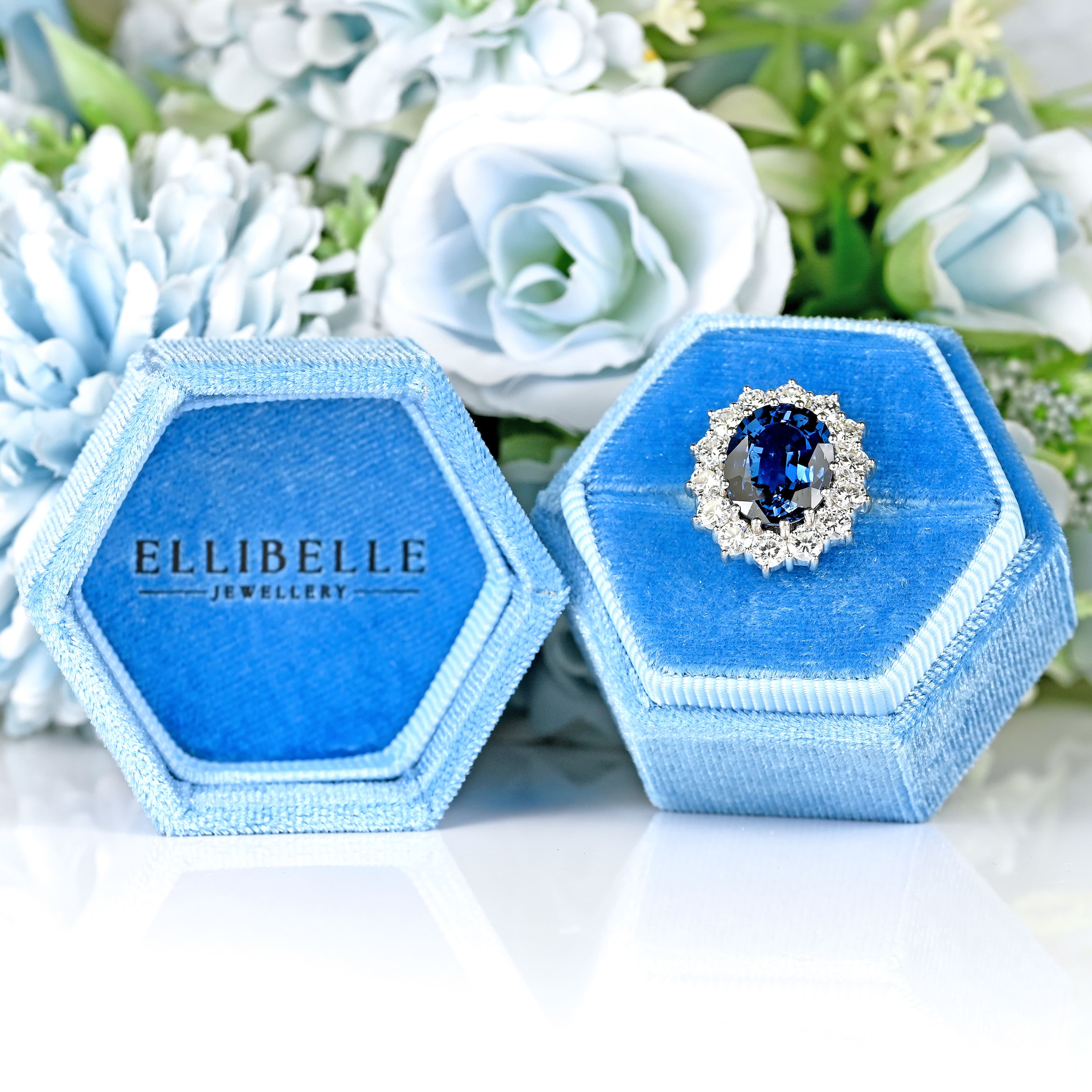 Ellibelle Jewellery Vintage 7.03 Carat Sapphire & Diamond 18ct Gold Cluster Ring