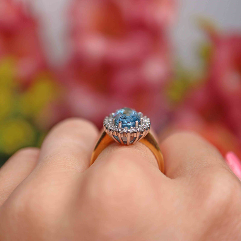 Ellibelle Jewellery Vintage Aquamarine & Diamond 18ct Gold Oval Cluster Ring
