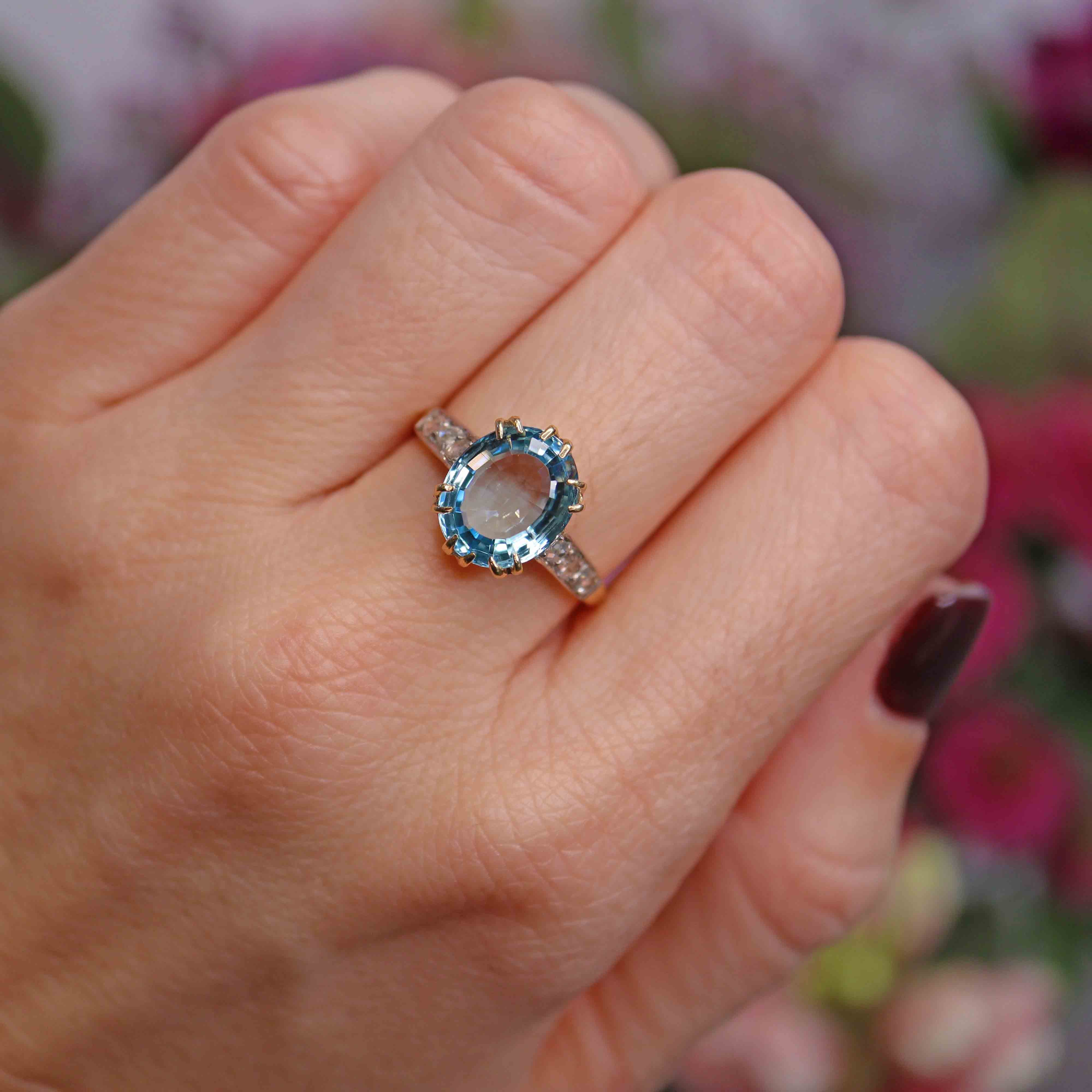 Ellibelle Jewellery Vintage Aquamarine & Rose-Cut Diamond 18ct Gold Ring (3.20cts)