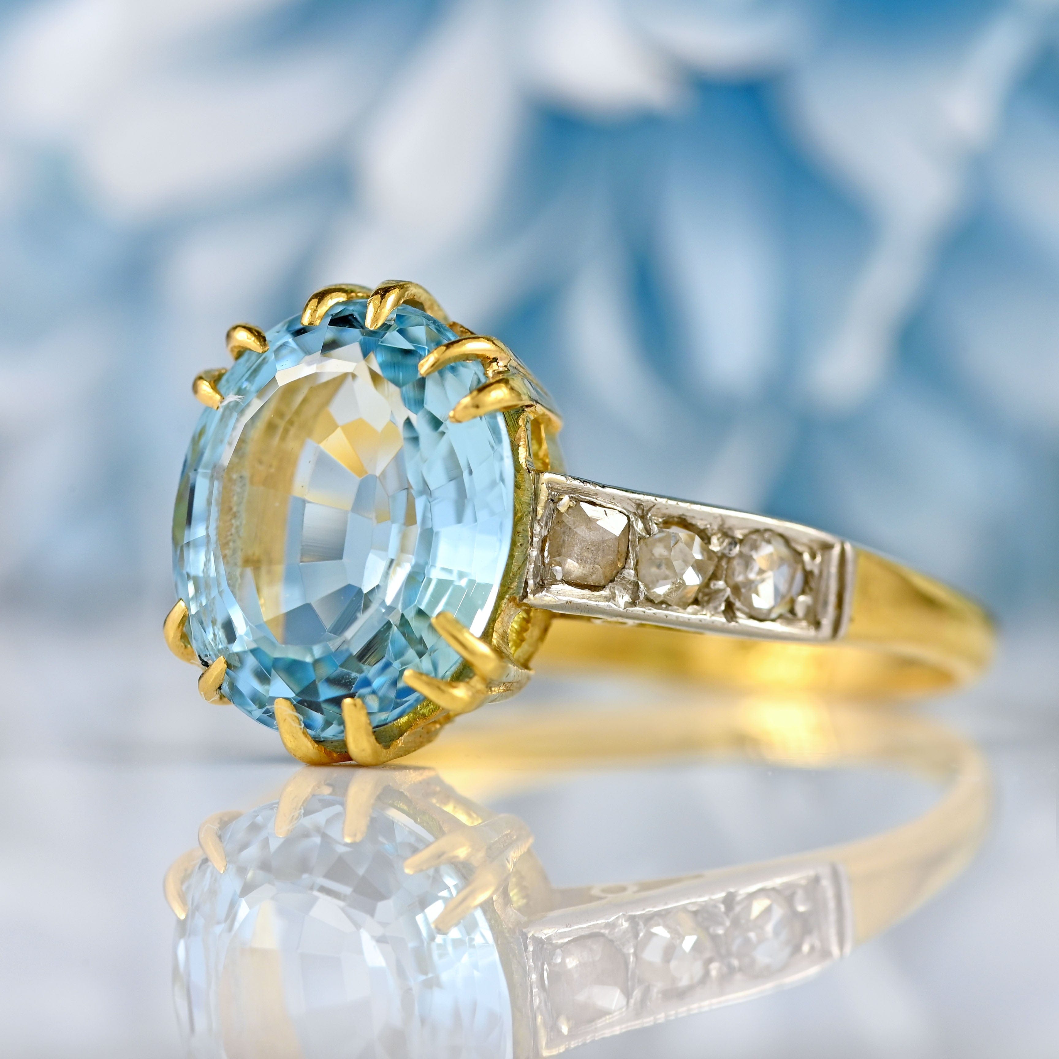 Ellibelle Jewellery Vintage Aquamarine & Rose-Cut Diamond 18ct Gold Ring (3.20cts)