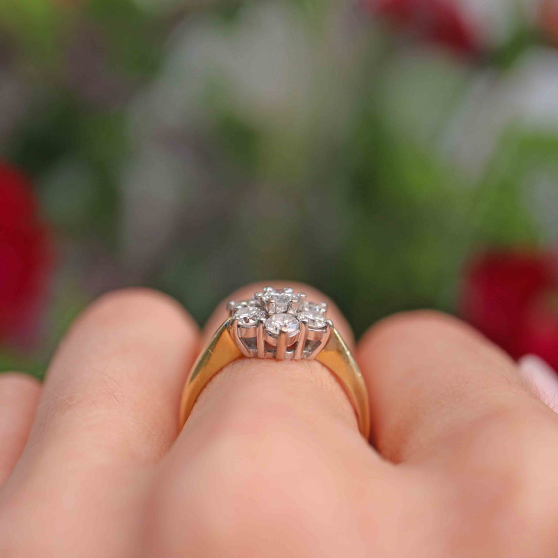 Ellibelle Jewellery Vintage Diamond 18ct Gold Daisy Cluster Ring (1.00ct)