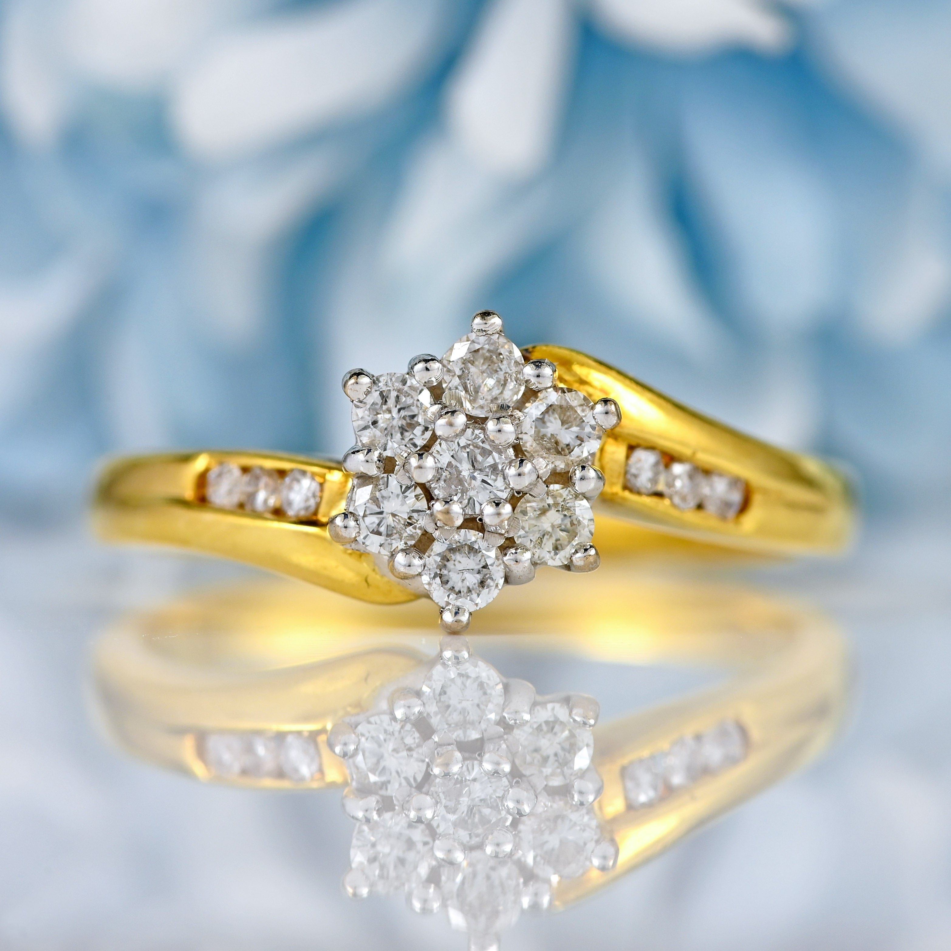 Ellibelle Jewellery Vintage Diamond 18ct Gold Daisy Crossover Cluster Ring (0.50cts)