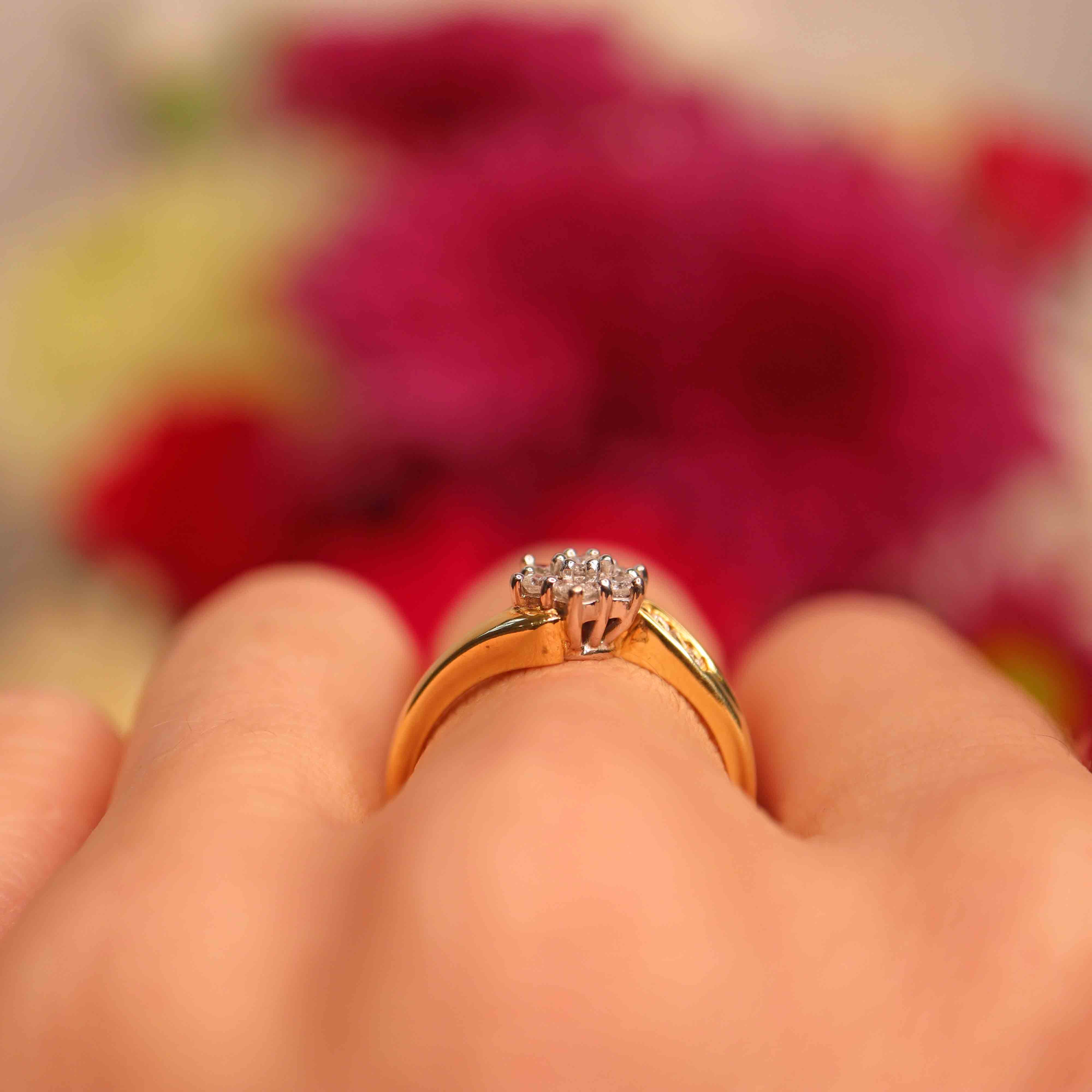 Ellibelle Jewellery Vintage Diamond 18ct Gold Daisy Crossover Cluster Ring (0.50cts)