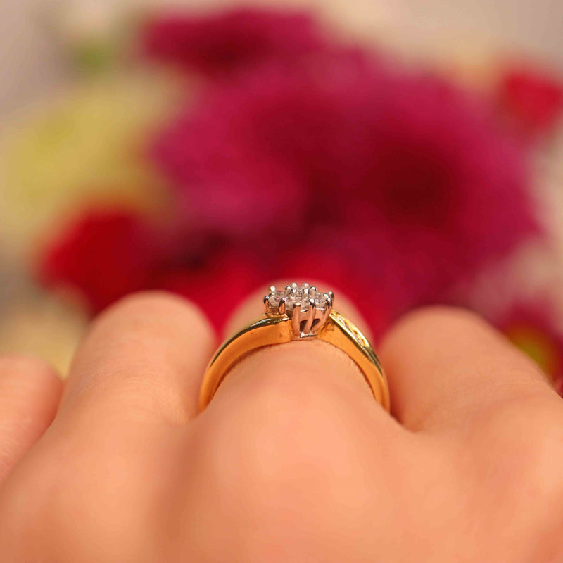 Ellibelle Jewellery Vintage Diamond 18ct Gold Daisy Crossover Cluster Ring (0.50cts)