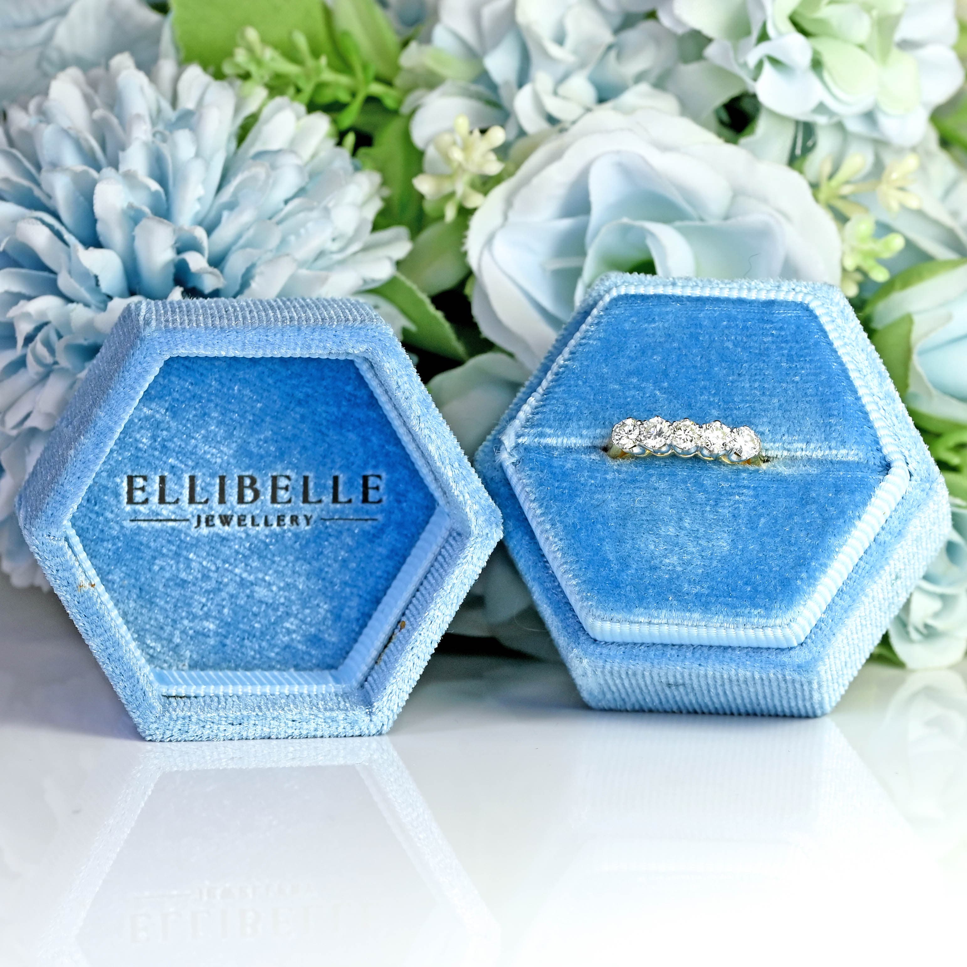 Ellibelle Jewellery Vintage Diamond 18ct Gold Five-Stone Half-Eternity Band Ring (0.75cts)