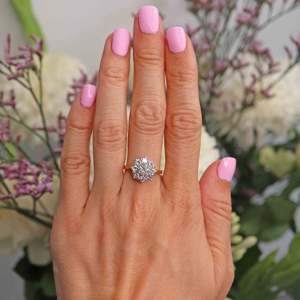 Ellibelle Jewellery Vintage Diamond 18ct Gold Nine-Stone Daisy Cluster Ring (1.30cts)