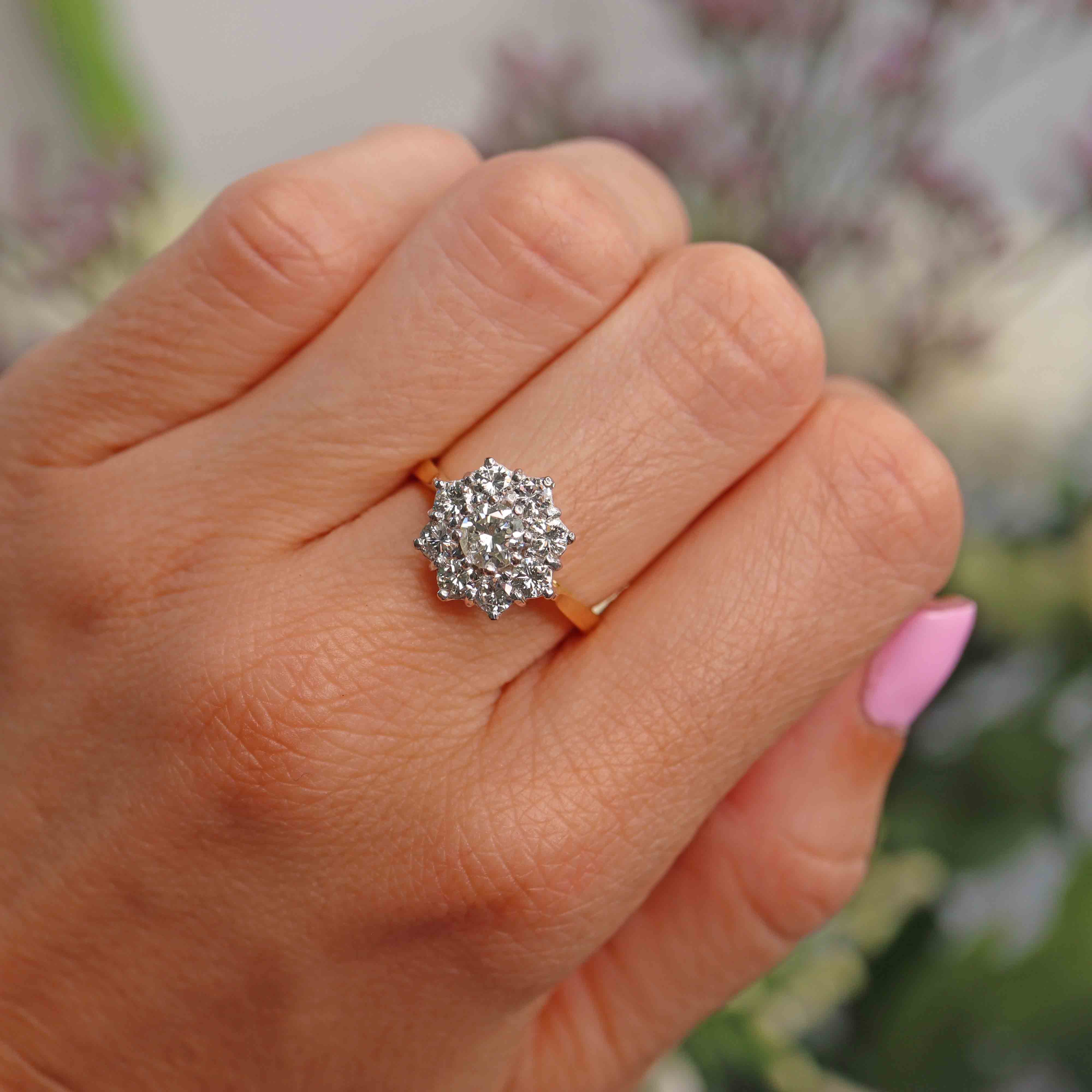 Ellibelle Jewellery Vintage Diamond 18ct Gold Nine-Stone Daisy Cluster Ring (1.30cts)