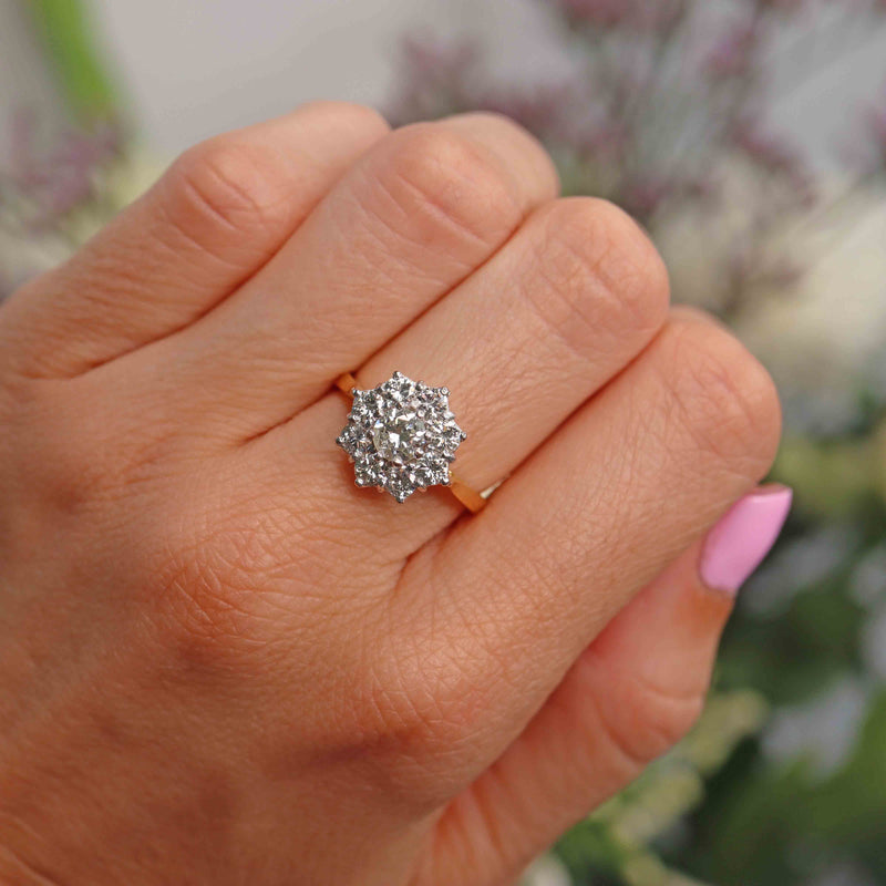 Ellibelle Jewellery Vintage Diamond 18ct Gold Nine-Stone Daisy Cluster Ring (1.30cts)