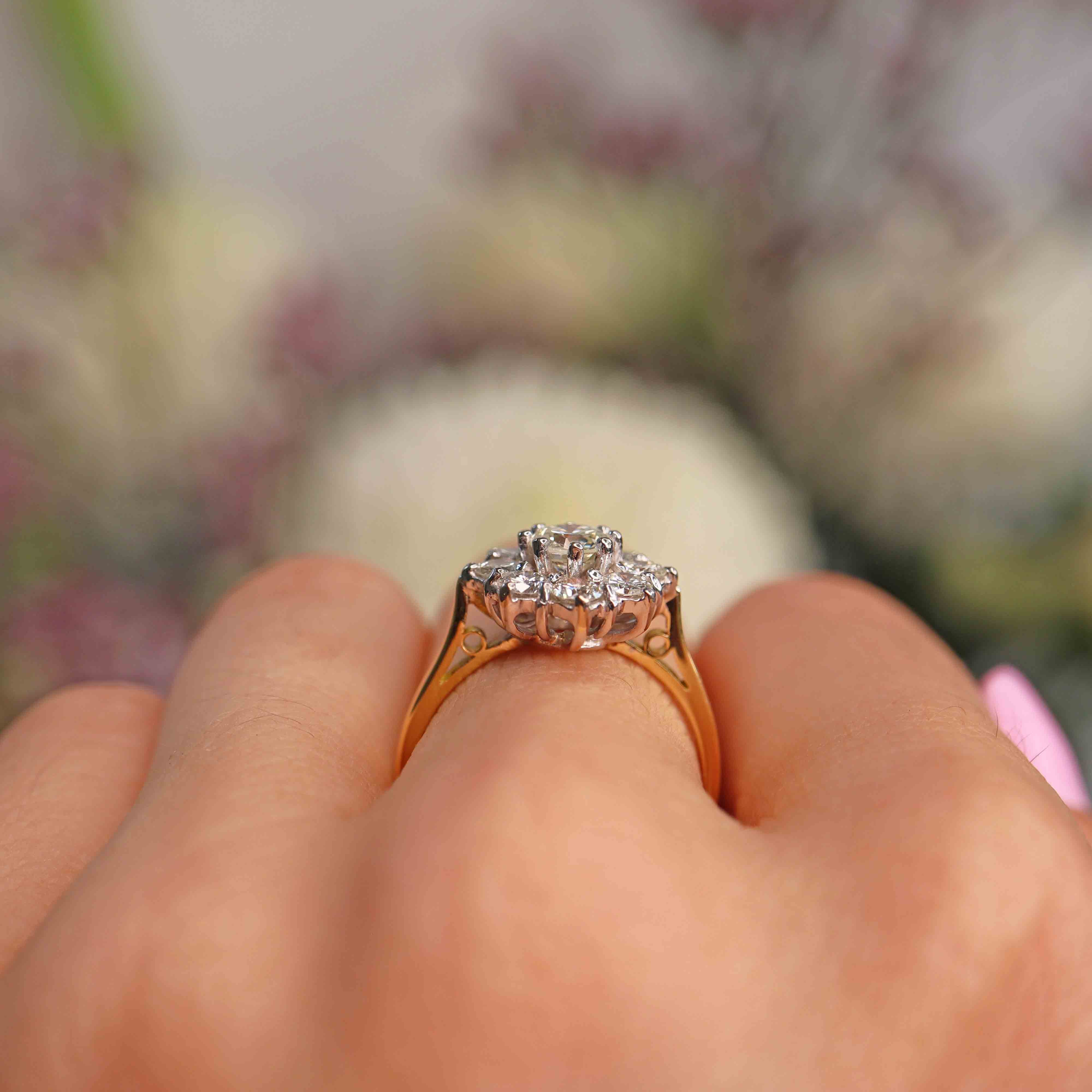 Ellibelle Jewellery Vintage Diamond 18ct Gold Nine-Stone Daisy Cluster Ring (1.30cts)