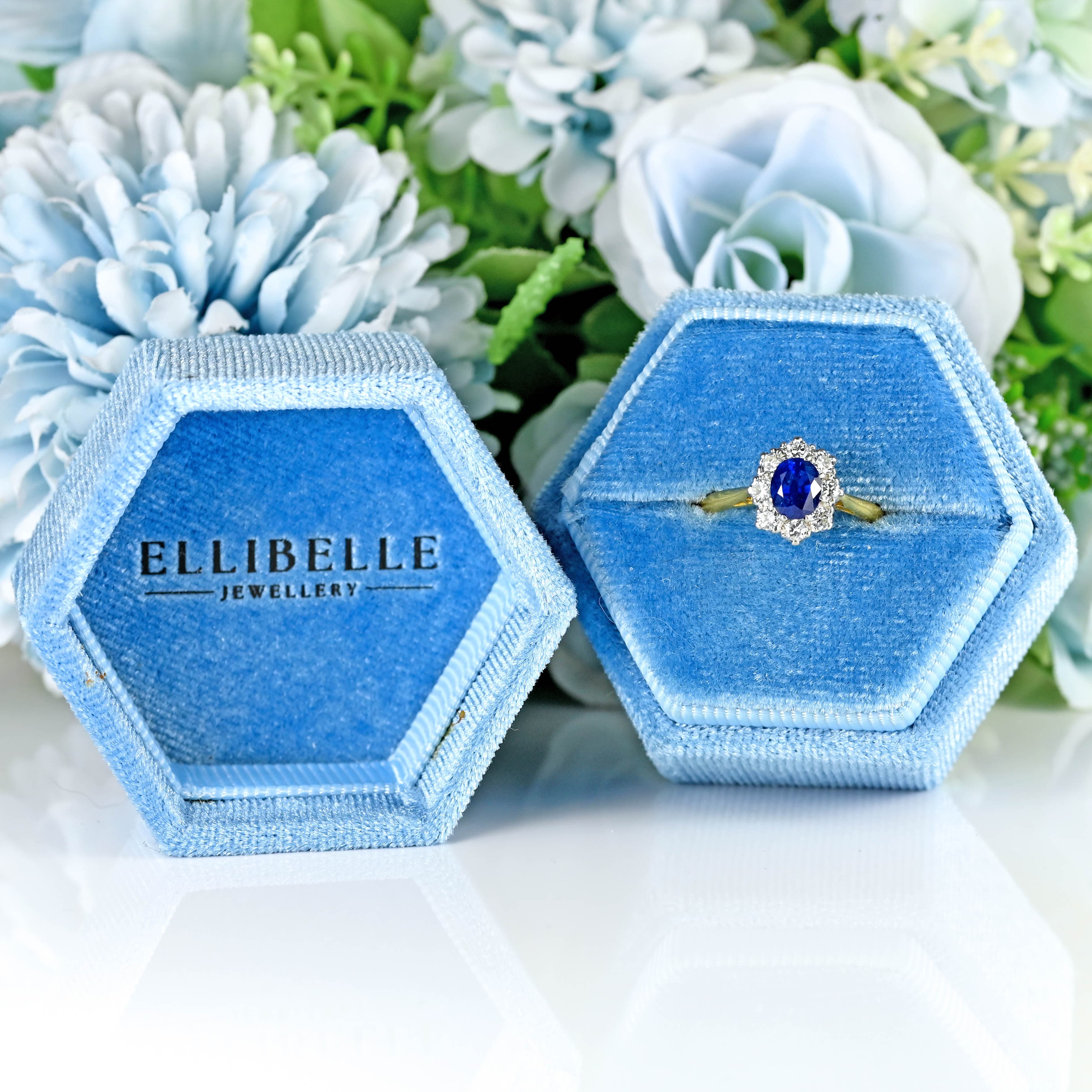 Ellibelle Jewellery Vintage Mid 20th Century Sapphire & Diamond 18ct Gold Cluster Ring (1.00ct)