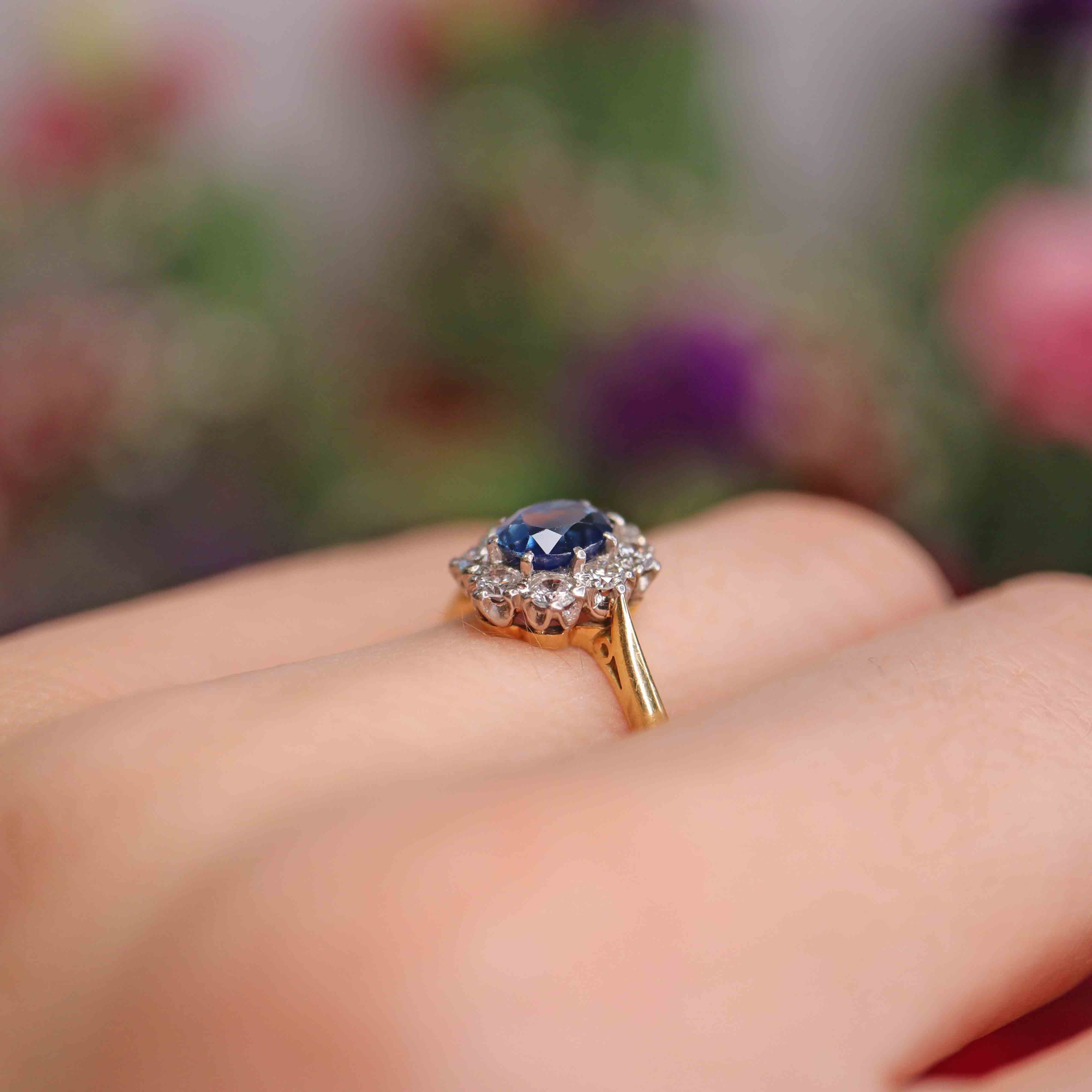 Ellibelle Jewellery Vintage Mid 20th Century Sapphire & Diamond 18ct Gold Cluster Ring (1.00ct)