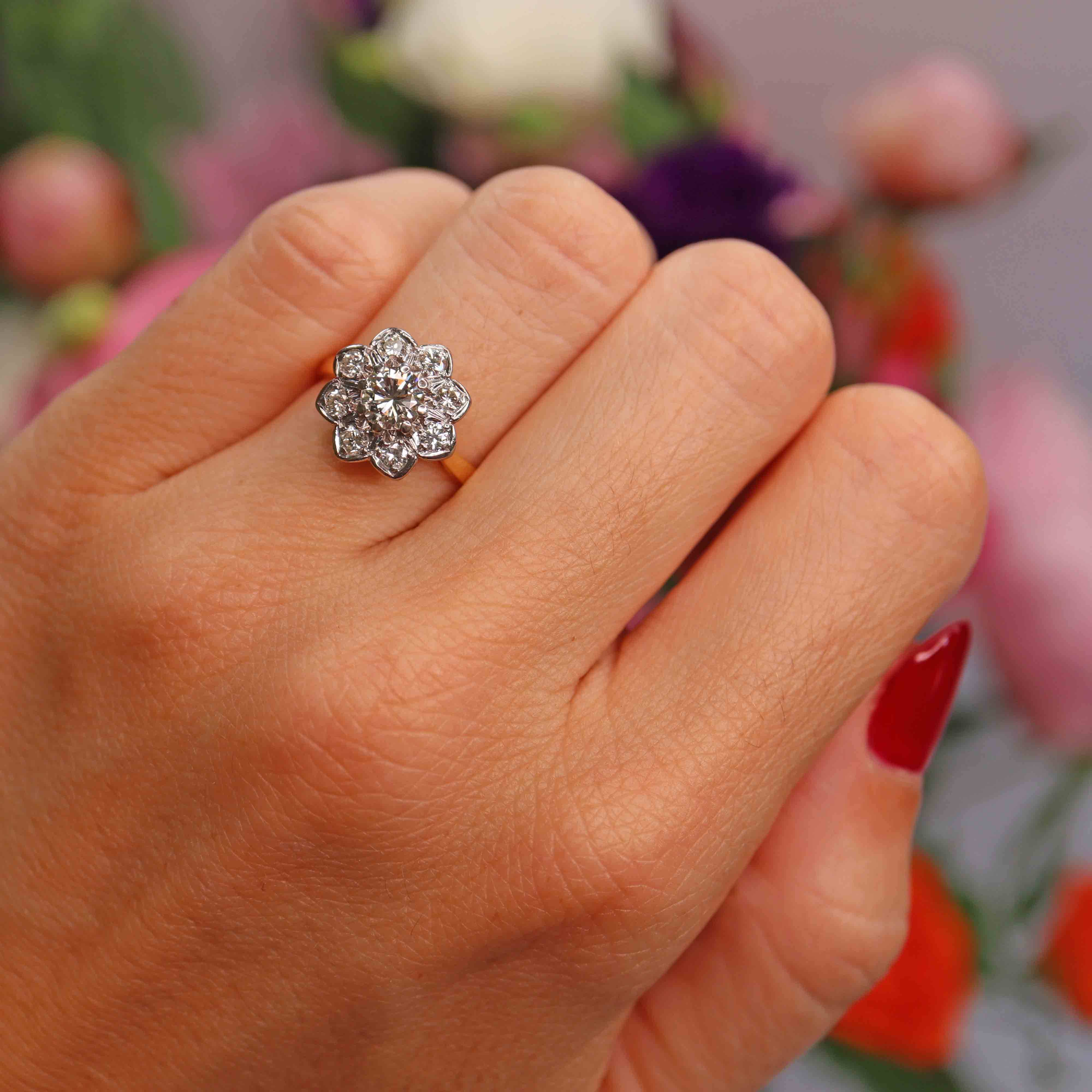 Ellibelle Jewellery Vintage Mid-Century 18ct Gold Diamond Daisy Cluster Ring (0.95cts)