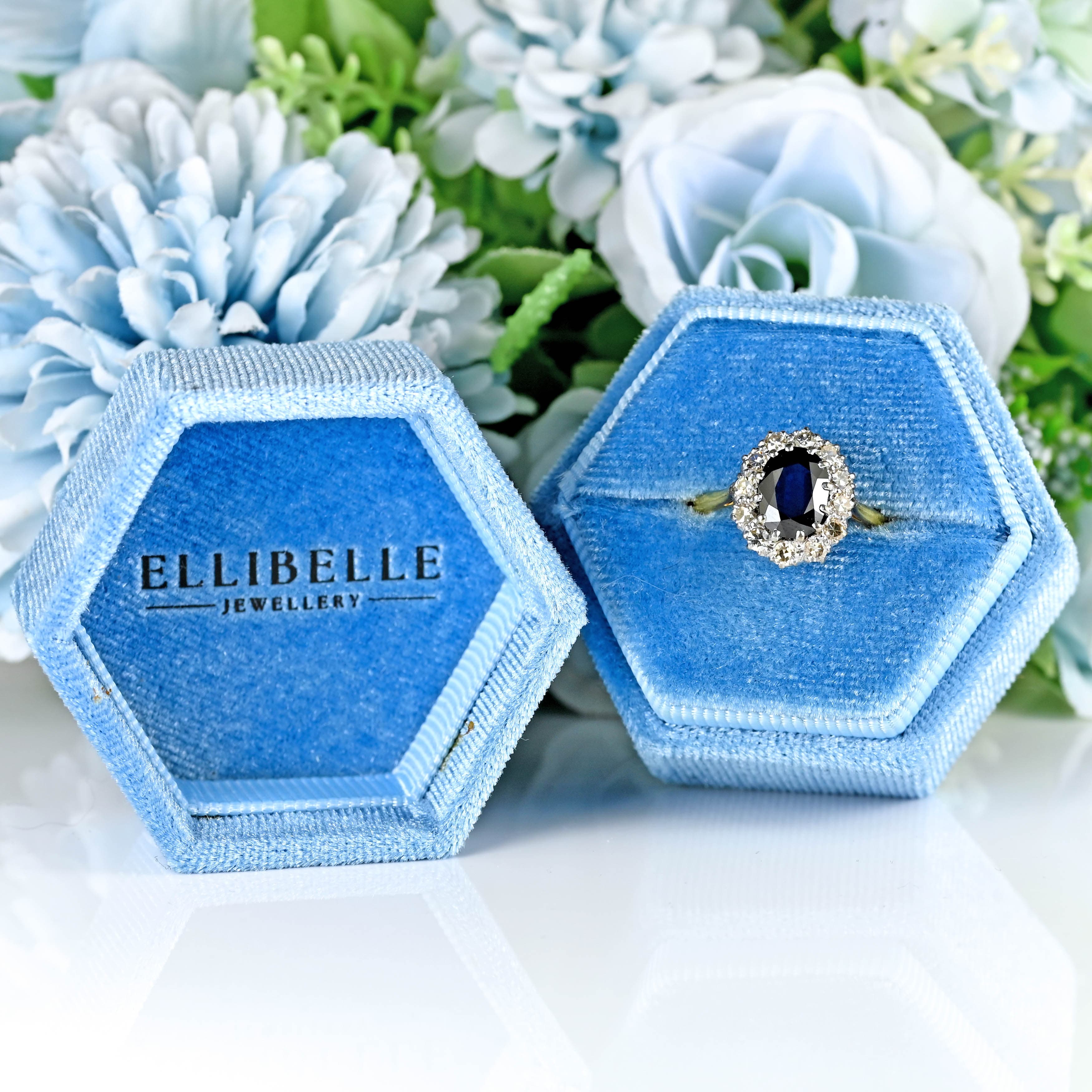 Ellibelle Jewellery Vintage Mid-Century Sapphire & Diamond 18ct Gold Platinum Cluster Ring (1.95cts)