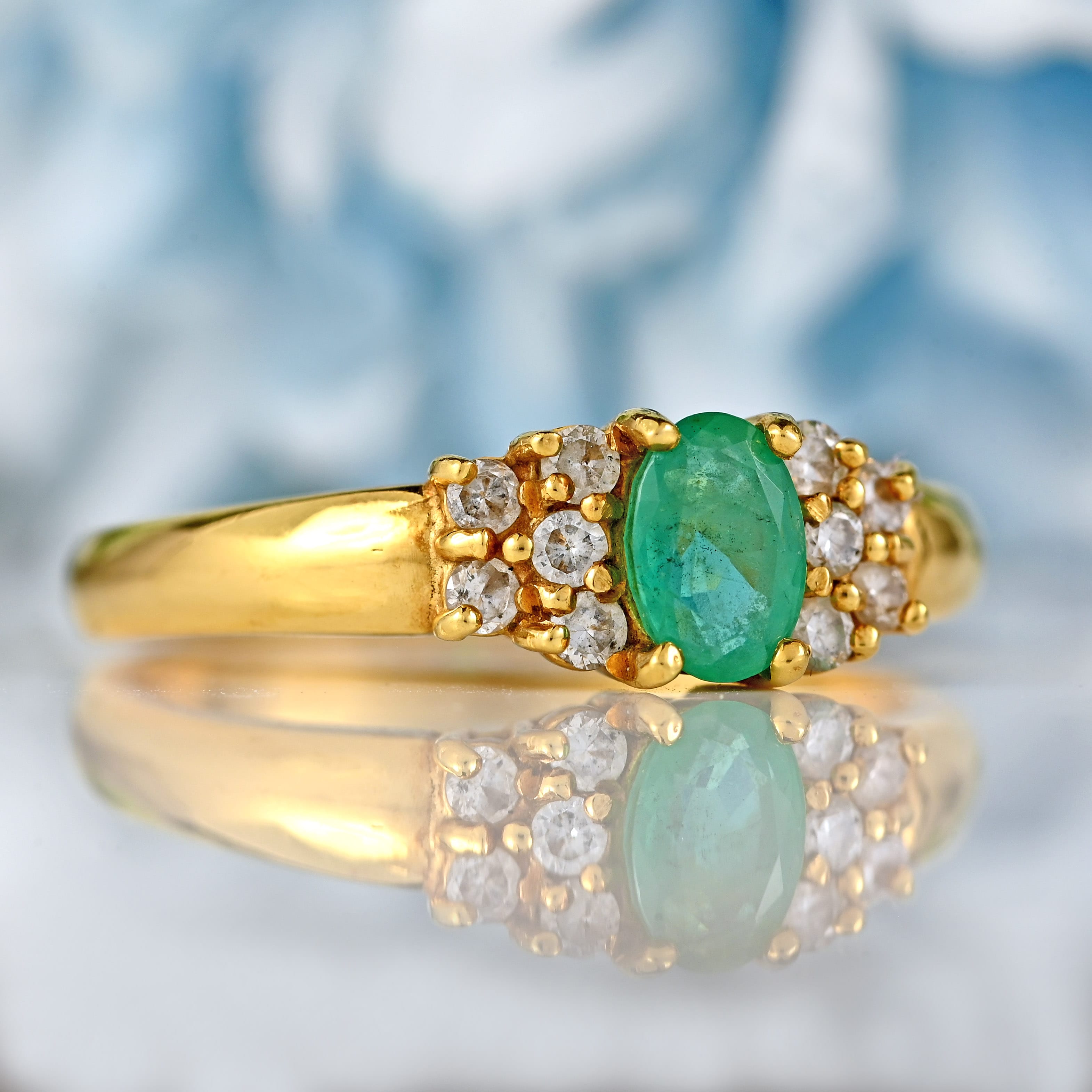 Ellibelle Jewellery Vintage Oval-Cut Emerald & Diamond 18ct Gold Ring (0.40cts)