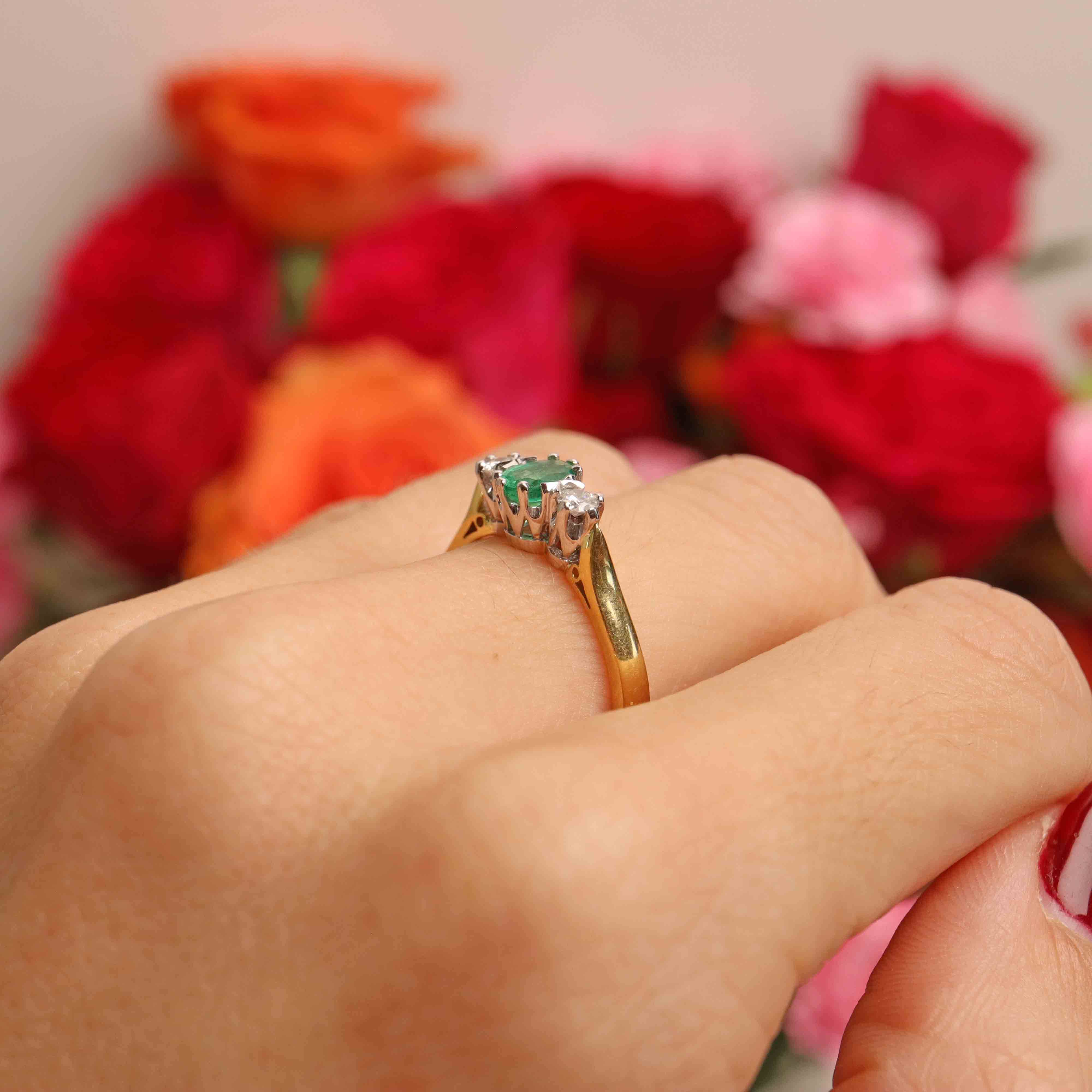 Ellibelle Jewellery Vintage Oval-Cut Emerald & Diamond 18ct Gold Three-Stone Ring