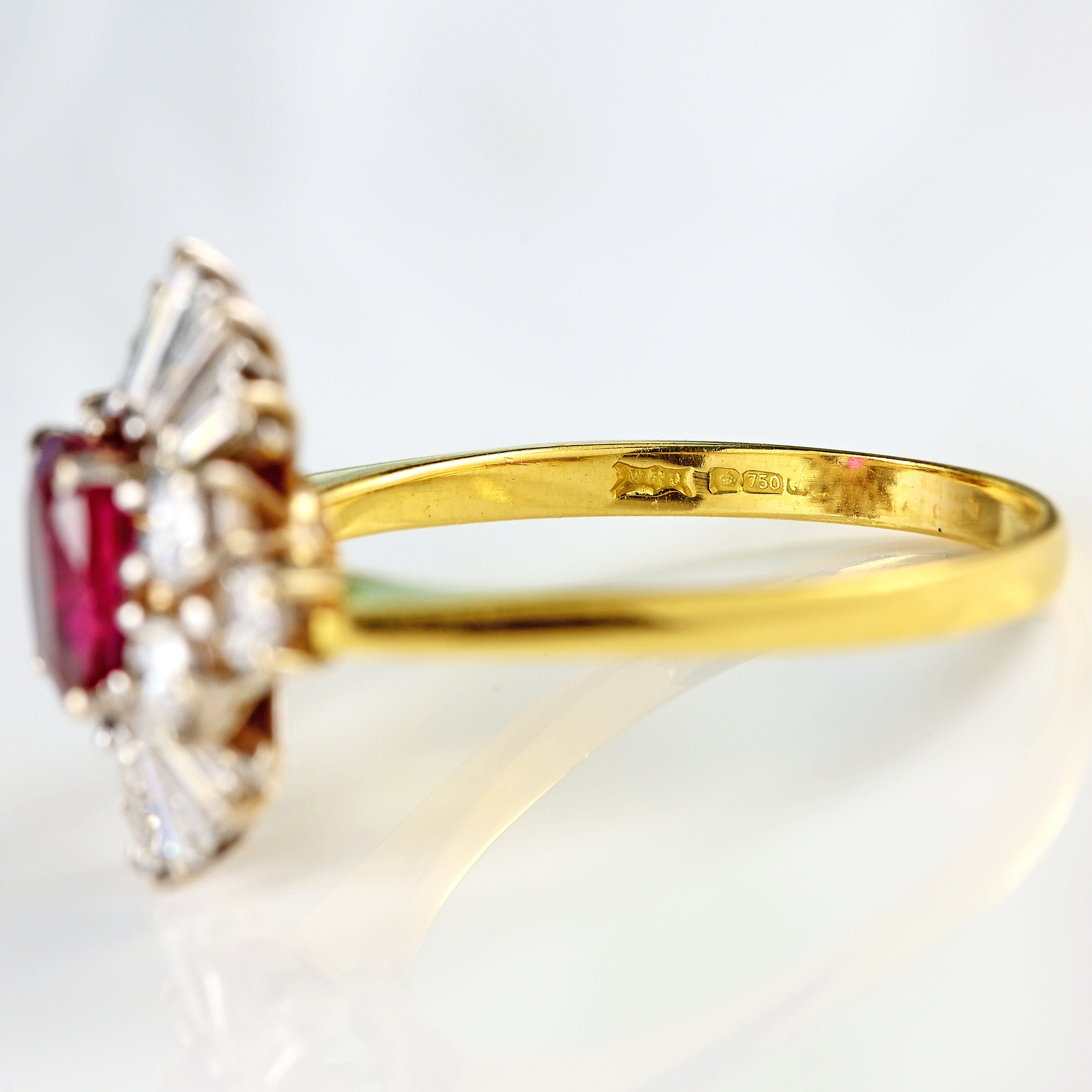 Ellibelle Jewellery Vintage Oval Ruby & Diamond 18ct Gold Starburst Cluster Ring (1.25cts)