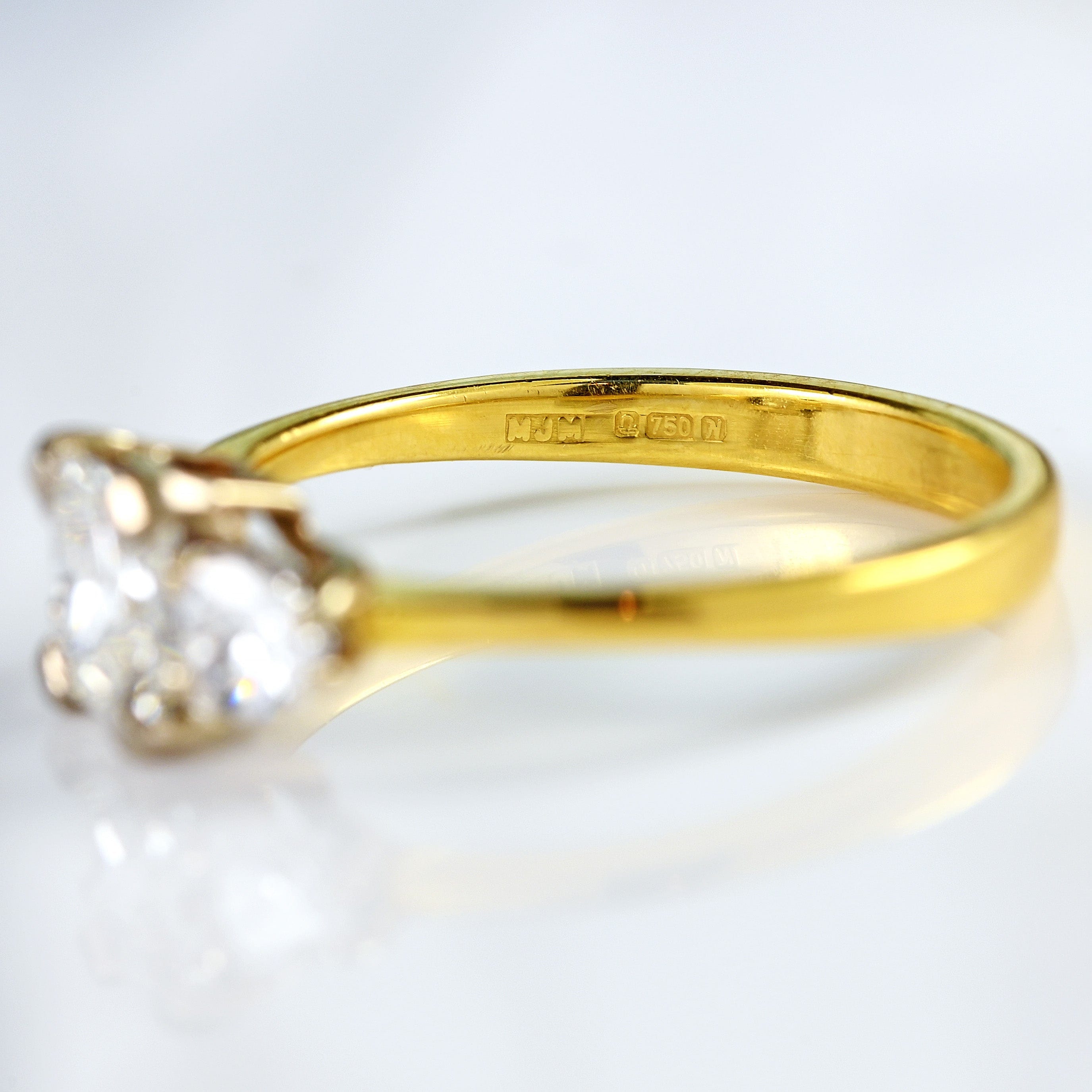 Ellibelle Jewellery Vintage Princess & Trillion-Cut Diamond 18ct Gold Three-Stone Engagement Ring (1.05cts)