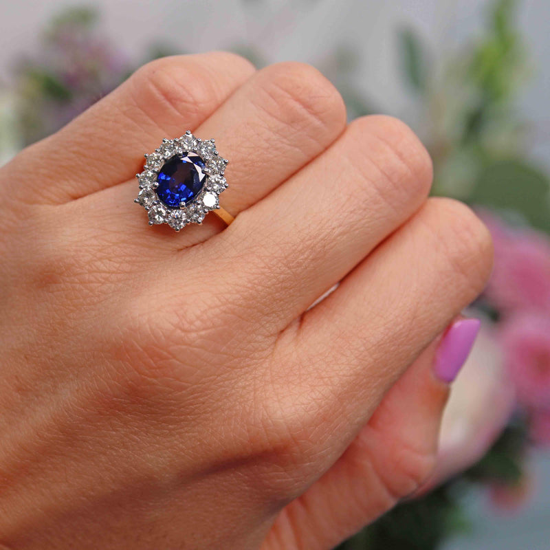 Ellibelle Jewellery Vintage Sapphire & Diamond 18ct Gold Cluster Engagement Ring (2.30cts)