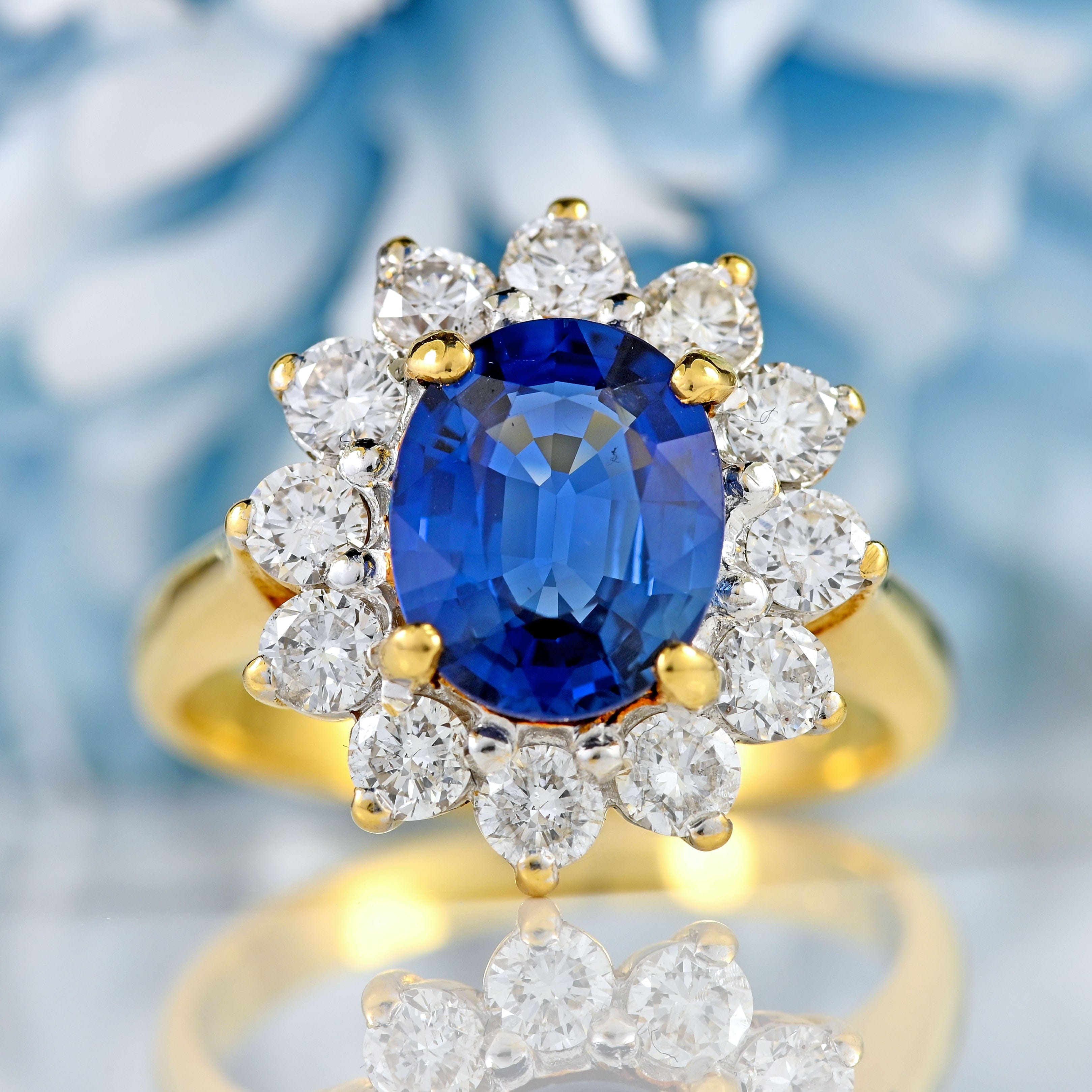 Ellibelle Jewellery Vintage Sapphire & Diamond 18ct Gold Cluster Ring (2.37cts)