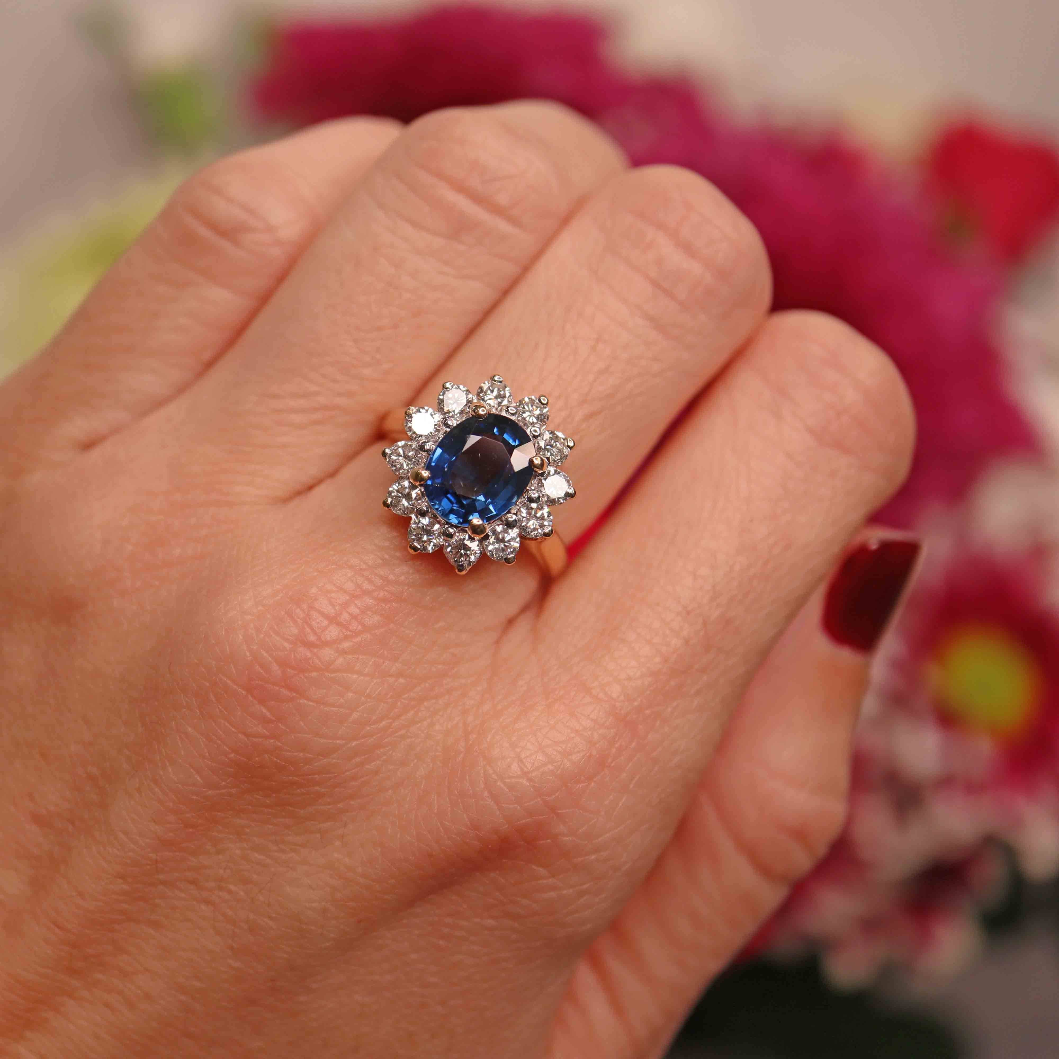 Ellibelle Jewellery Vintage Sapphire & Diamond 18ct Gold Cluster Ring (2.37cts)