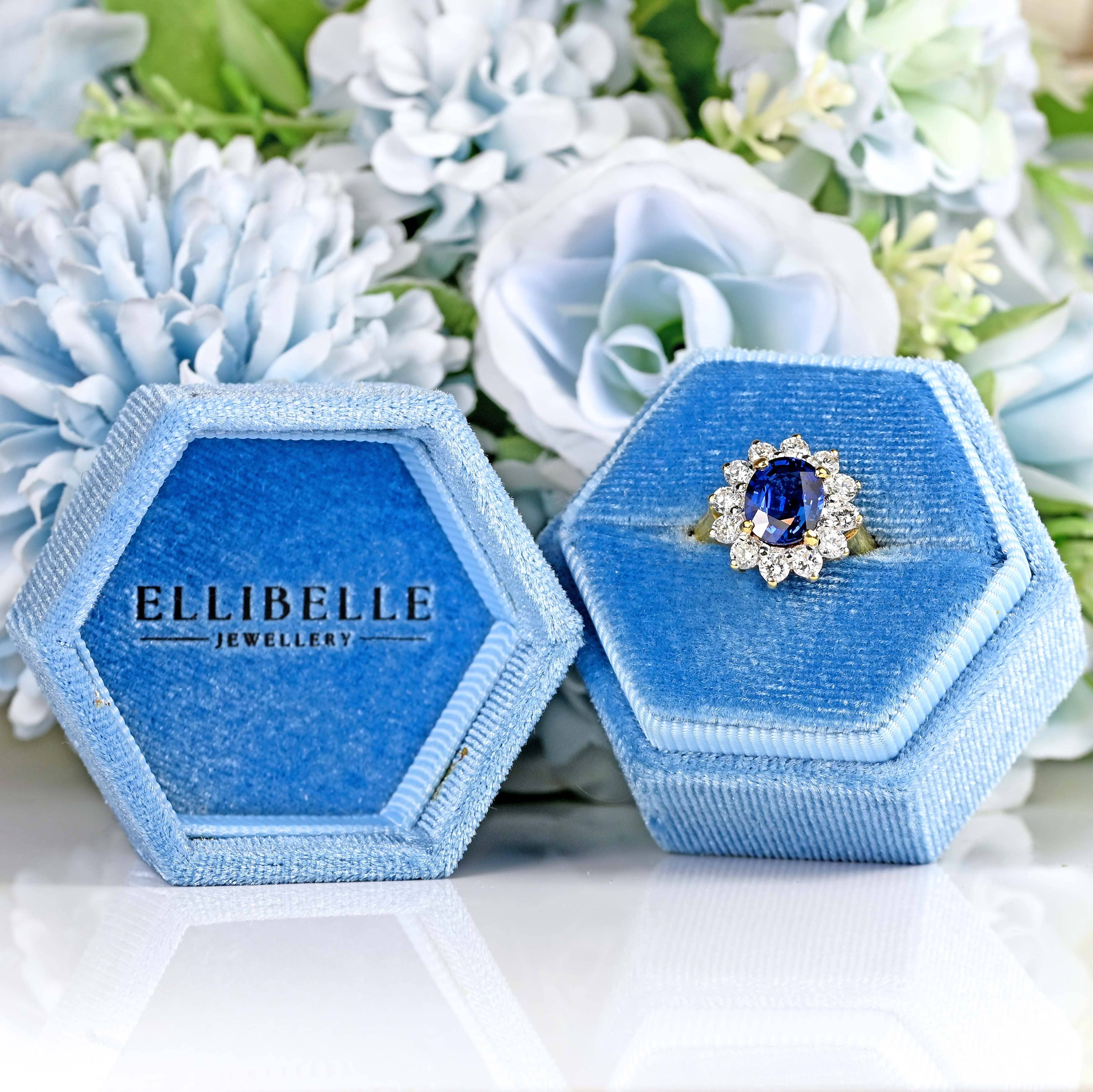 Ellibelle Jewellery Vintage Sapphire & Diamond 18ct Gold Cluster Ring (2.37cts)