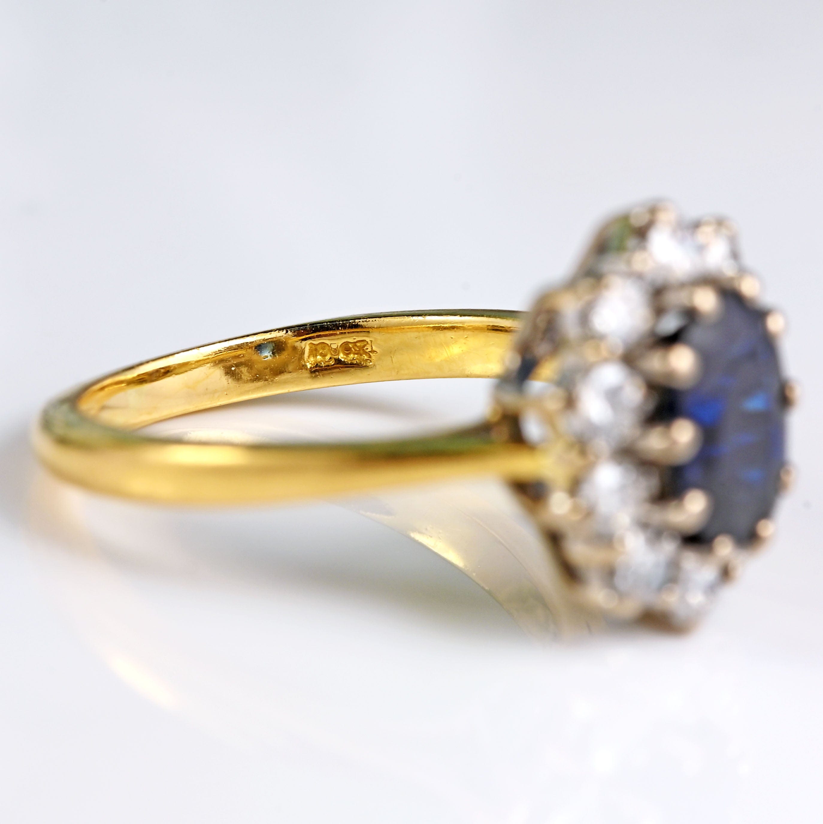 Ellibelle Jewellery Vintage Sapphire & Diamond 18ct Gold Oval Cluster Ring (1.70ct)