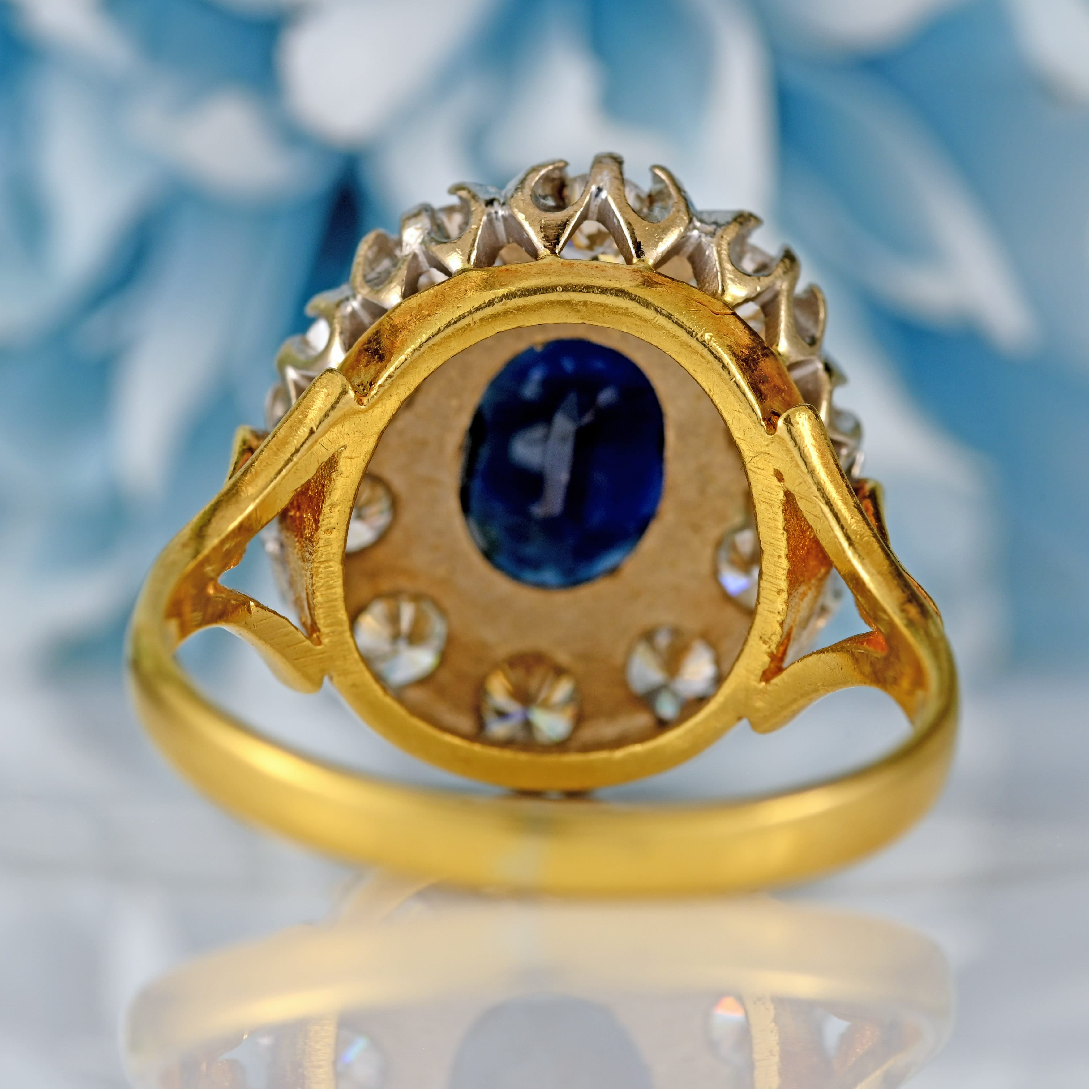 Ellibelle Jewellery Vintage Sapphire & Diamond 18ct Gold Oval Cluster Ring (1.72cts)