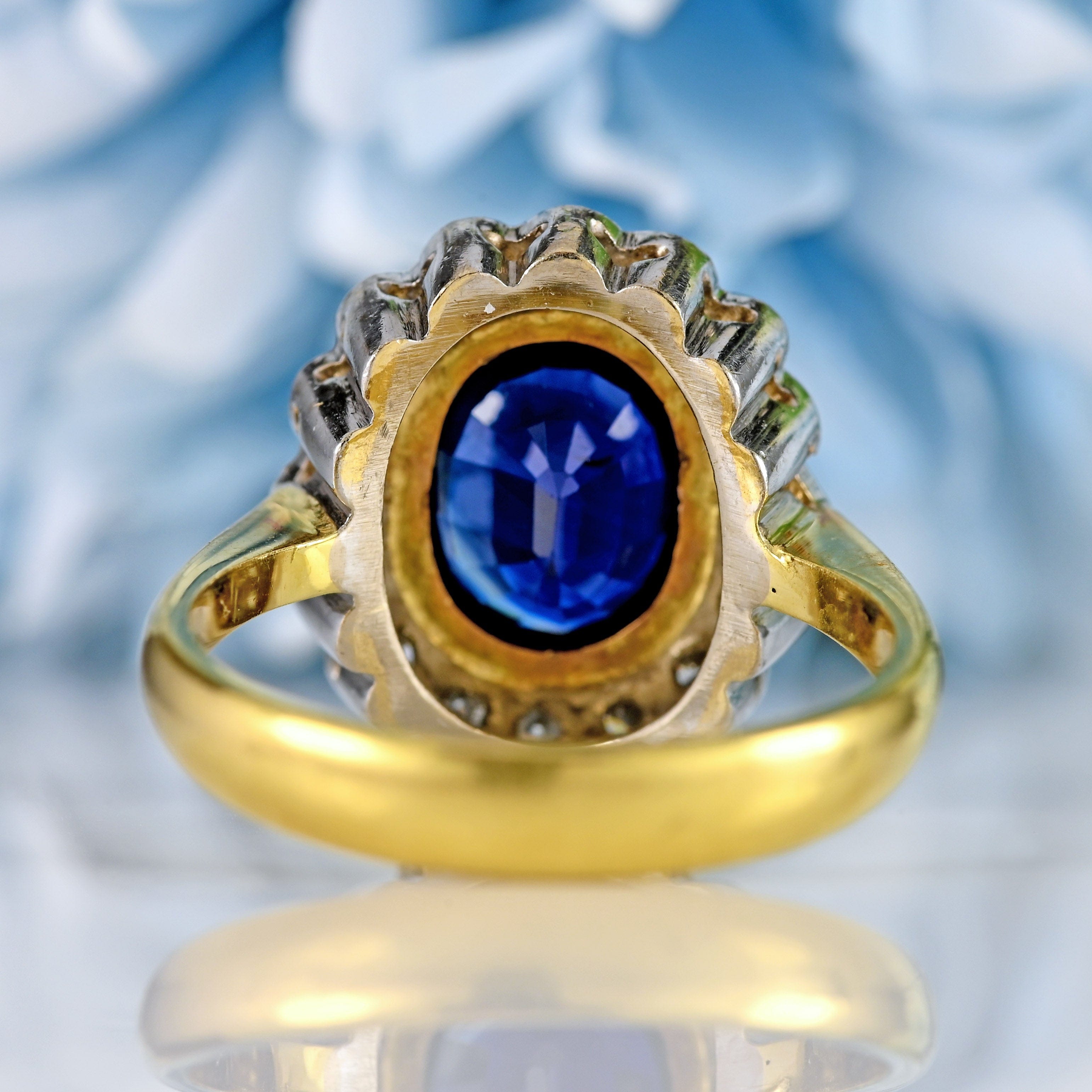 Ellibelle Jewellery Vintage Sapphire & Diamond 18ct Gold Oval Cluster Ring (3.15cts)