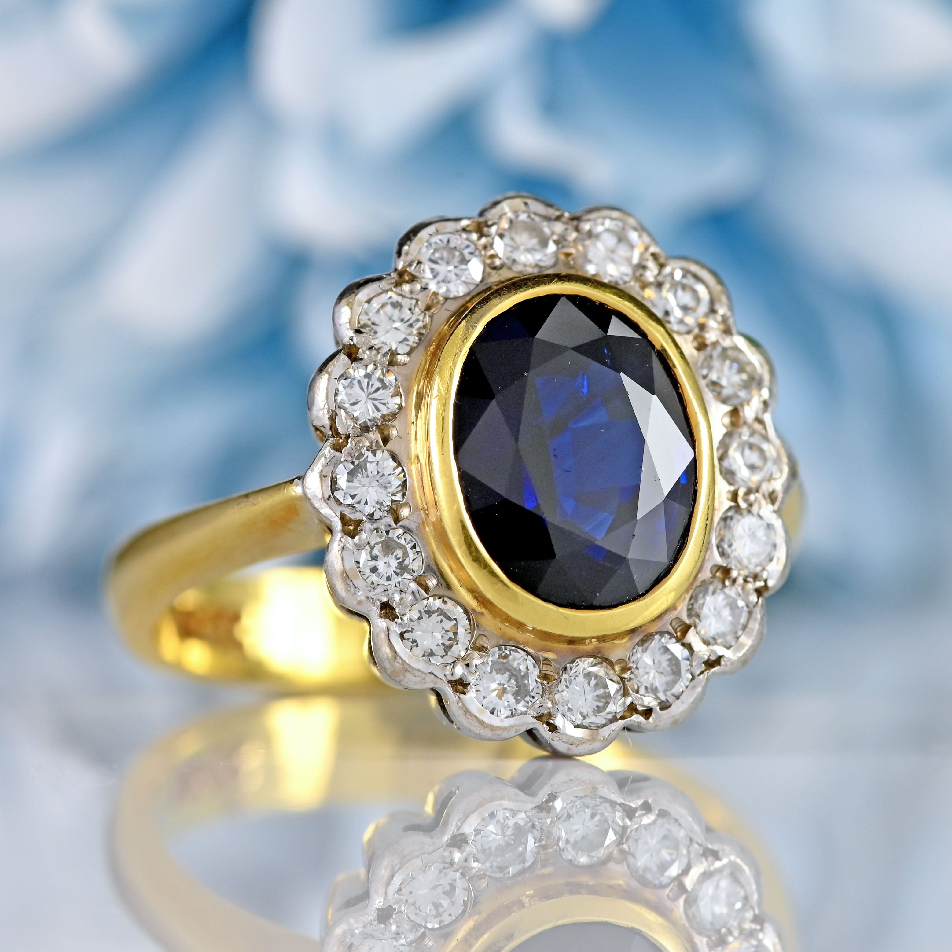 Ellibelle Jewellery Vintage Sapphire & Diamond 18ct Gold Oval Cluster Ring (3.15cts)