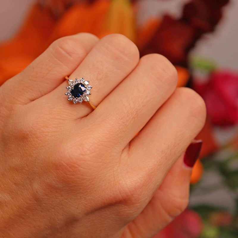 Ellibelle Jewellery Vintage Sapphire & Pear-Cut Diamond 18ct Gold Cluster Ring (0.70cts)