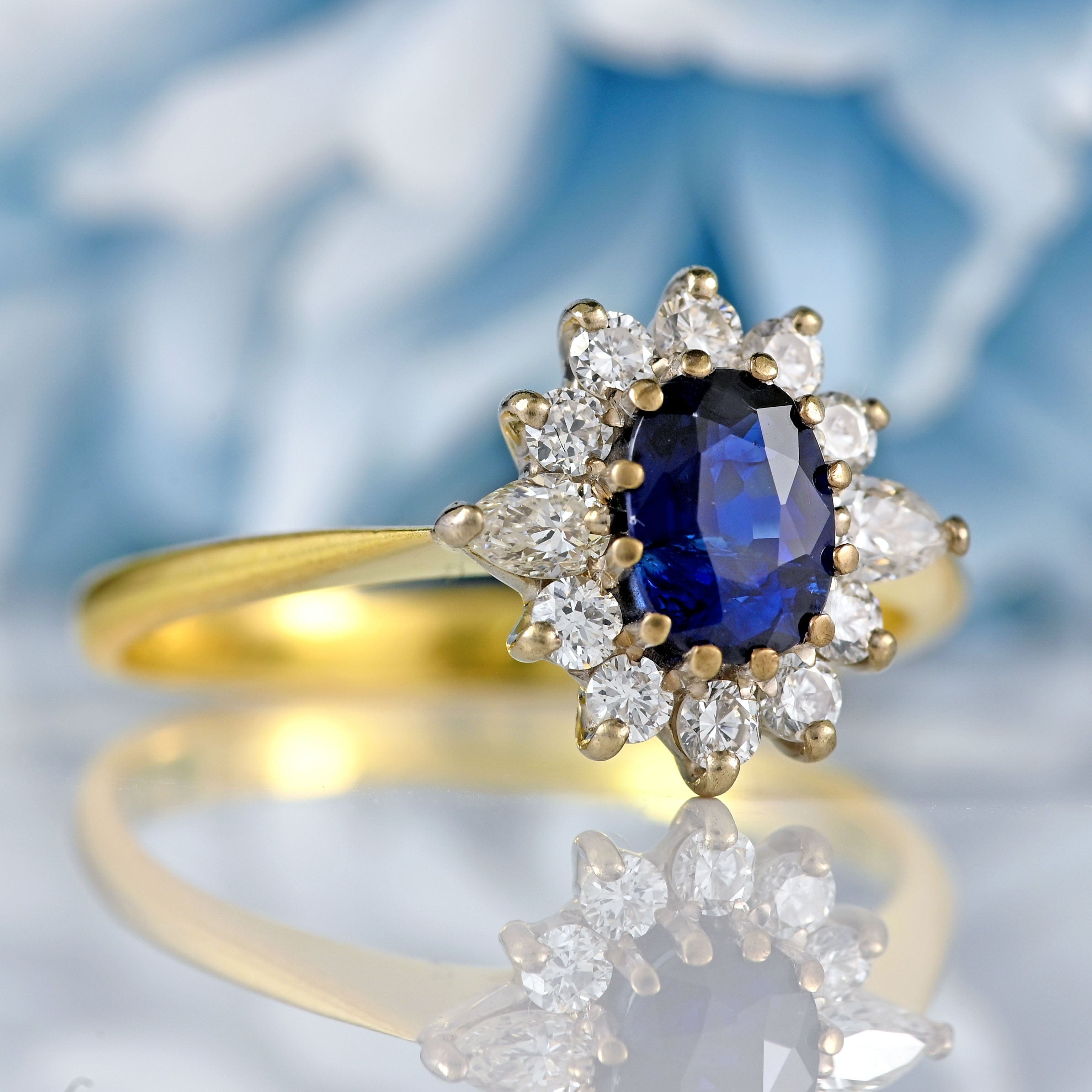 Ellibelle Jewellery Vintage Sapphire & Pear-Cut Diamond 18ct Gold Cluster Ring (0.70cts)