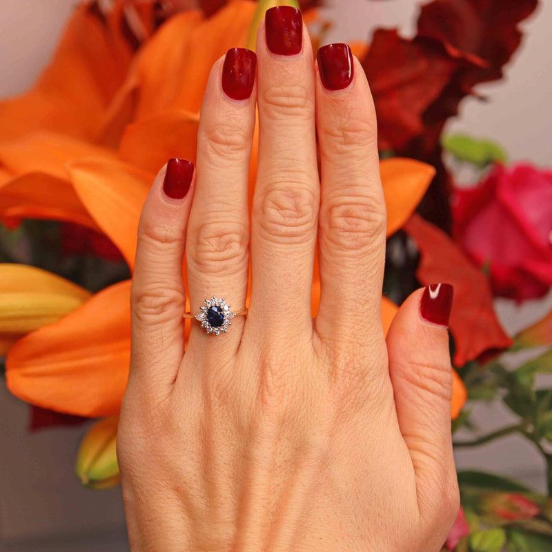 Ellibelle Jewellery Vintage Sapphire & Pear-Cut Diamond 18ct Gold Cluster Ring (0.70cts)