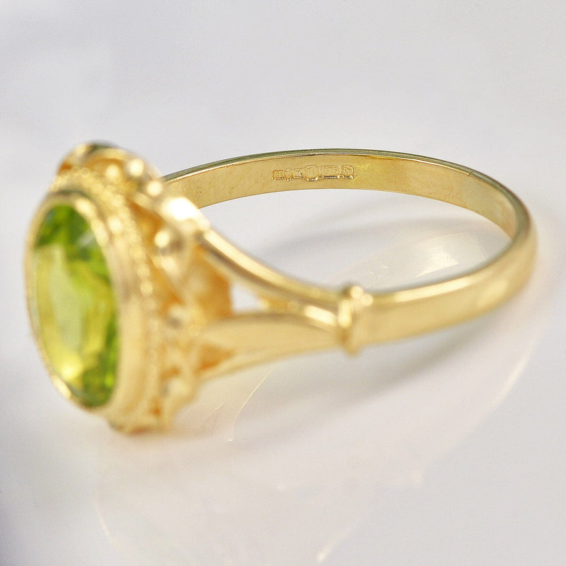 Ellibelle Jewellery Vintage Style Peridot 9ct Gold Dress Ring (2.05ct)