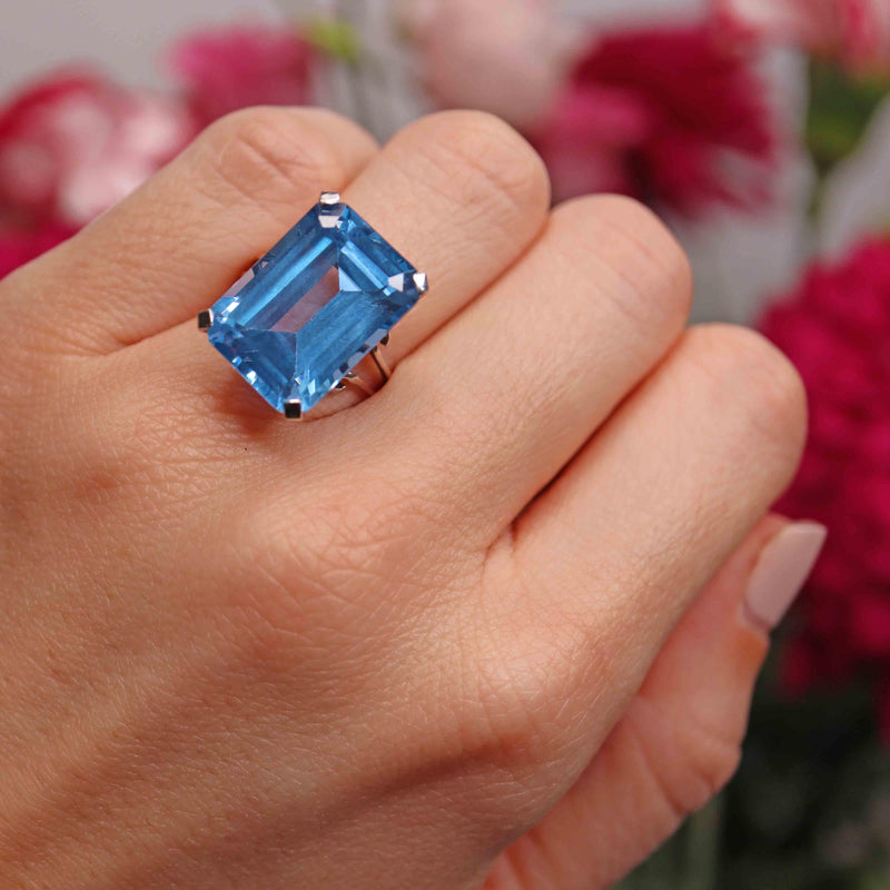 Ellibelle Jewellery Vintage Swiss Blue Topaz 18ct White Gold Cocktail Dress Ring (18.20ct)